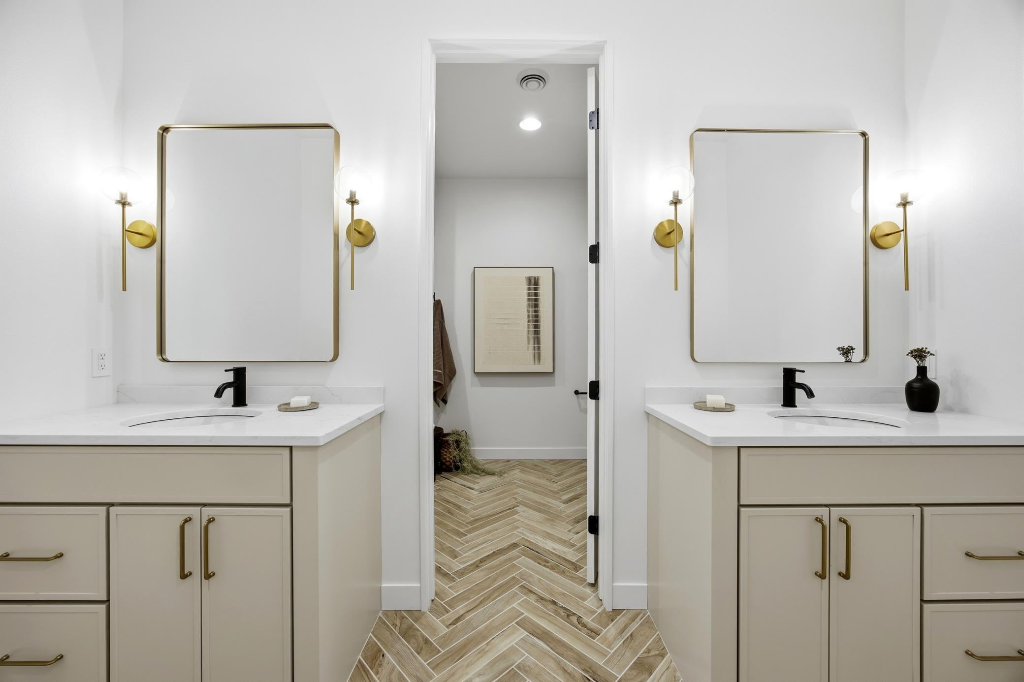 West Fargo, North Dakota, 58078, United States, 5 Bedrooms Bedrooms, ,4 BathroomsBathrooms,Residential,Active,1970996