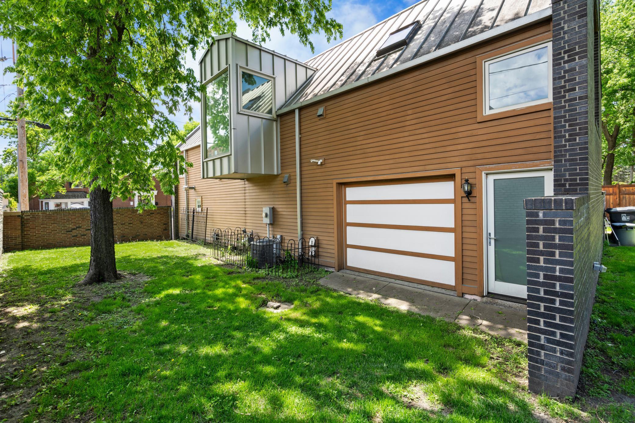 Saint Paul, Minnesota, 55105, United States, 6 Bedrooms Bedrooms, ,5 BathroomsBathrooms,Residential,Pending,2011867