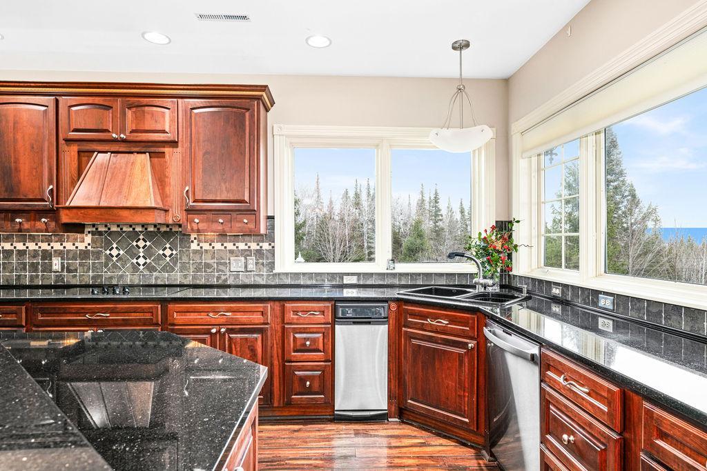 Two Harbors, Minnesota, 55616, United States, ,2 BathroomsBathrooms,Residential,Active,1849512
