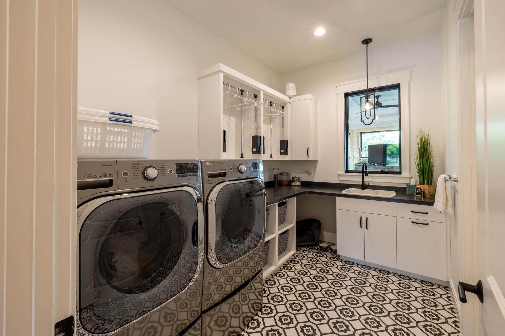 Rochester, Minnesota, 55902, United States, 4 Bedrooms Bedrooms, ,4 BathroomsBathrooms,Residential,Active,1853329