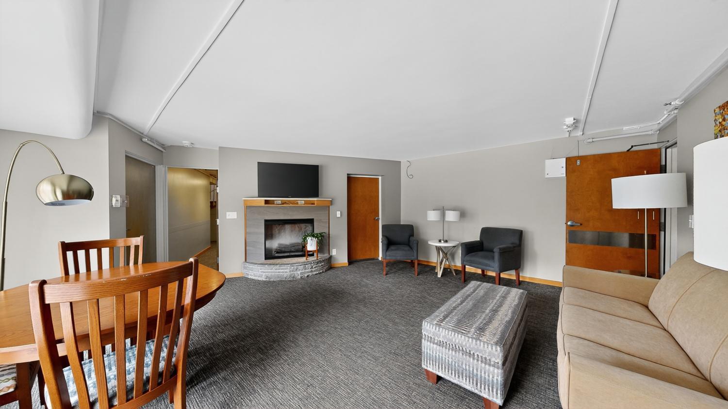 Rochester, Minnesota, 55902, United States, 10 Bedrooms Bedrooms, ,6 BathroomsBathrooms,Residential,Active,1970931