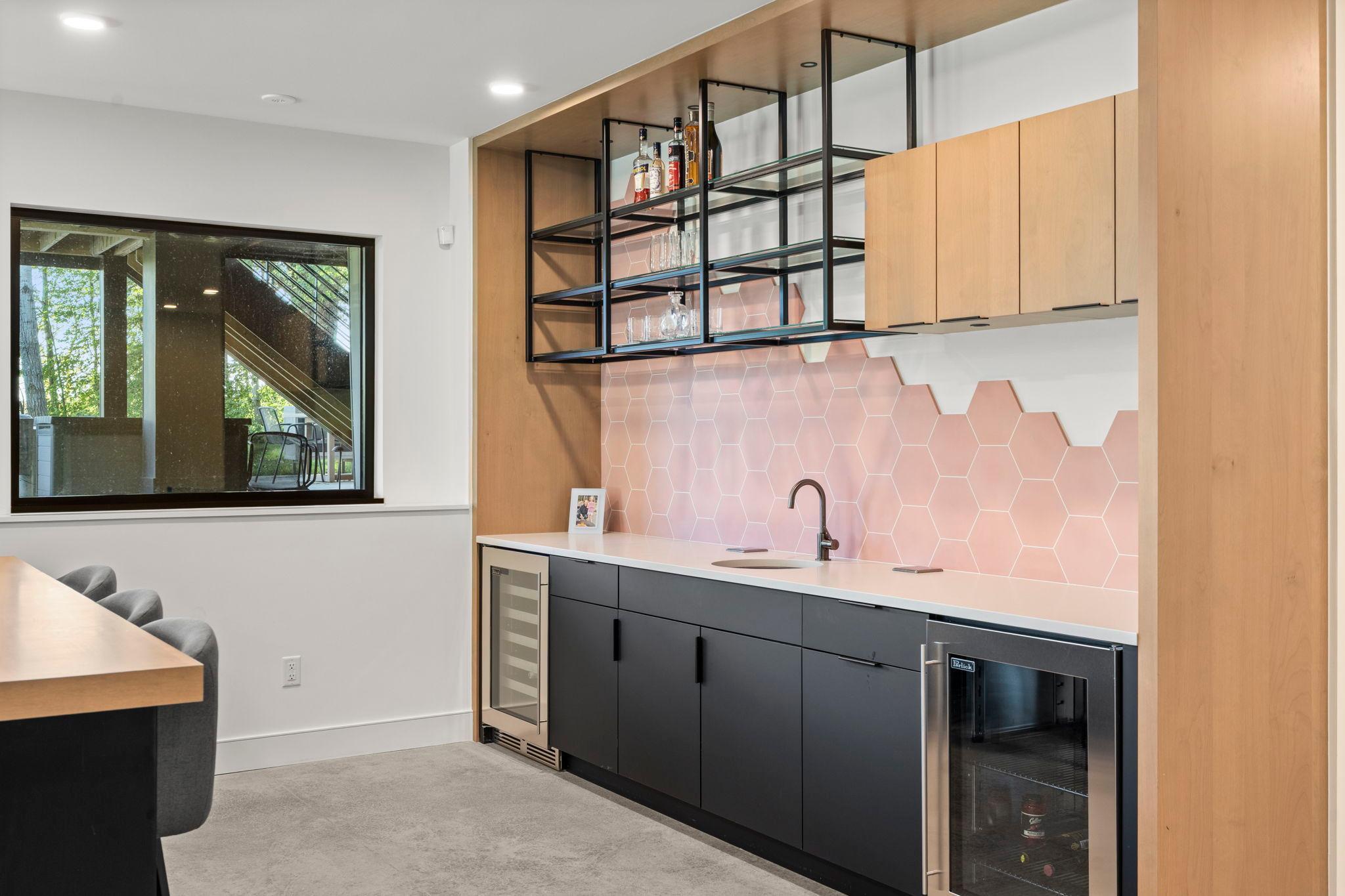 Shakopee, Minnesota, 55379, United States, 5 Bedrooms Bedrooms, ,5 BathroomsBathrooms,Residential,Active,1964254