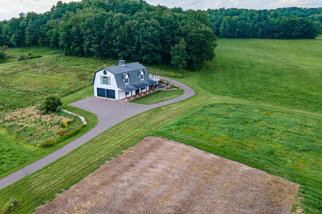 Menomonie, Wisconsin, 54751, United States, 2 Bedrooms Bedrooms, ,3 BathroomsBathrooms,Residential,Active,1993940