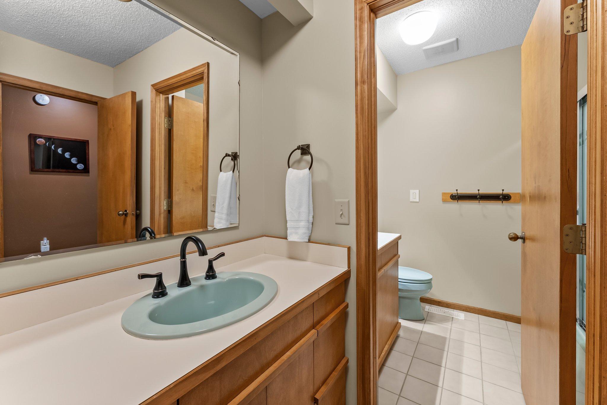 Northfield, Minnesota, 55057, United States, ,3 BathroomsBathrooms,Residential,Active,1843421