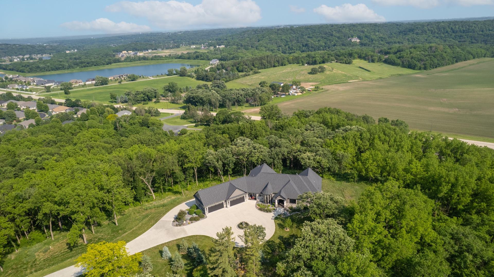 Rochester, Minnesota, 55902, United States, 4 Bedrooms Bedrooms, ,4 BathroomsBathrooms,Residential,Active,1853329