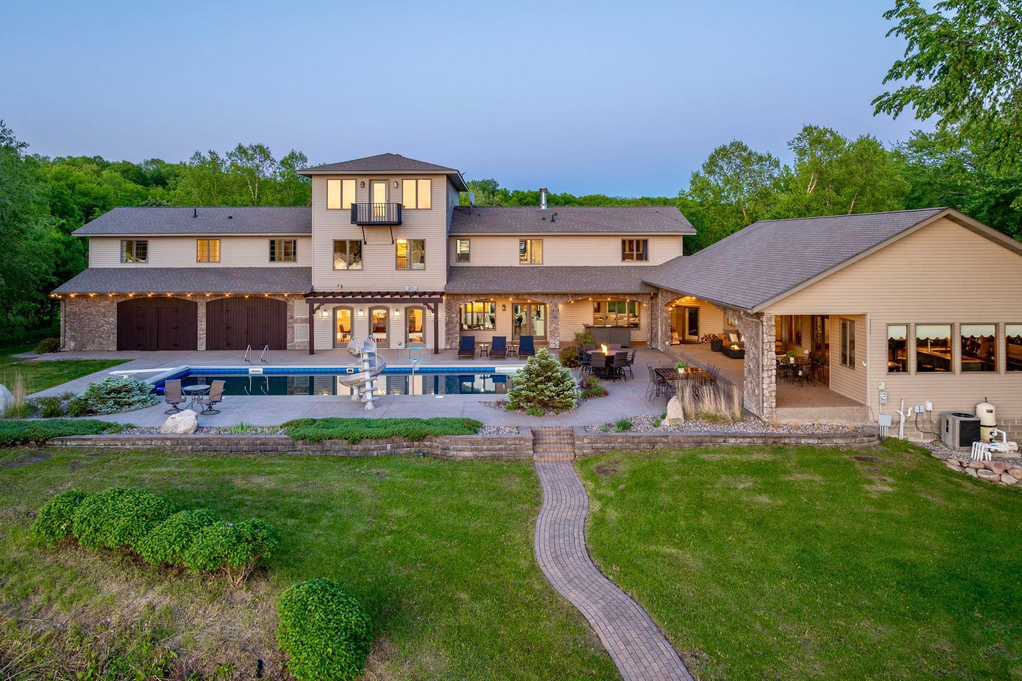 Elysian, Minnesota, 56028, United States, 6 Bedrooms Bedrooms, ,6 BathroomsBathrooms,Residential,Active,1831792