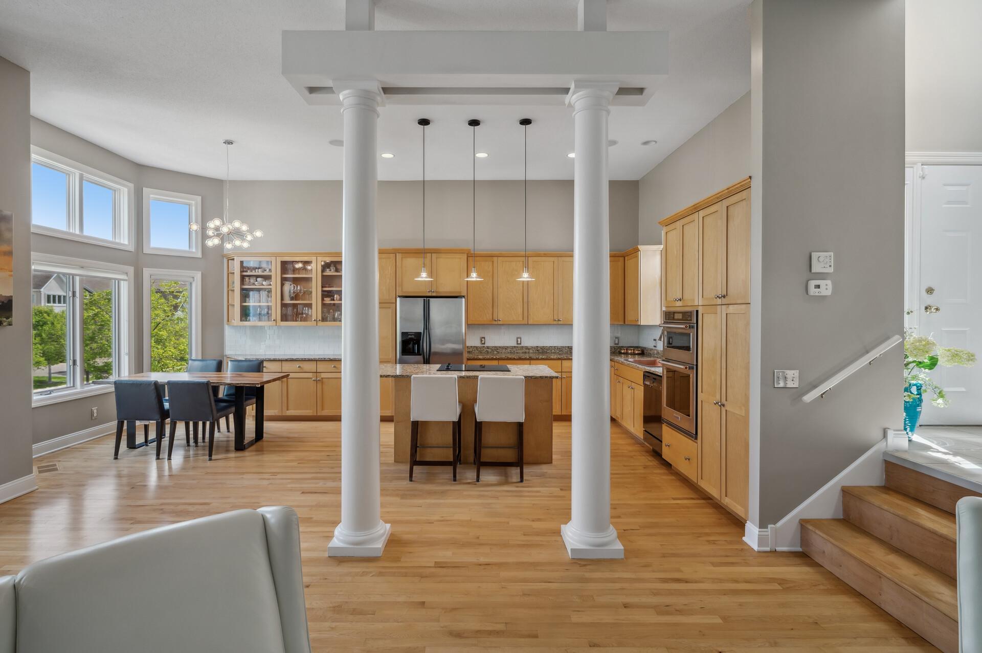 Minneapolis, Minnesota, 55401, United States, 4 Bedrooms Bedrooms, ,4 BathroomsBathrooms,Residential,Active,2003546