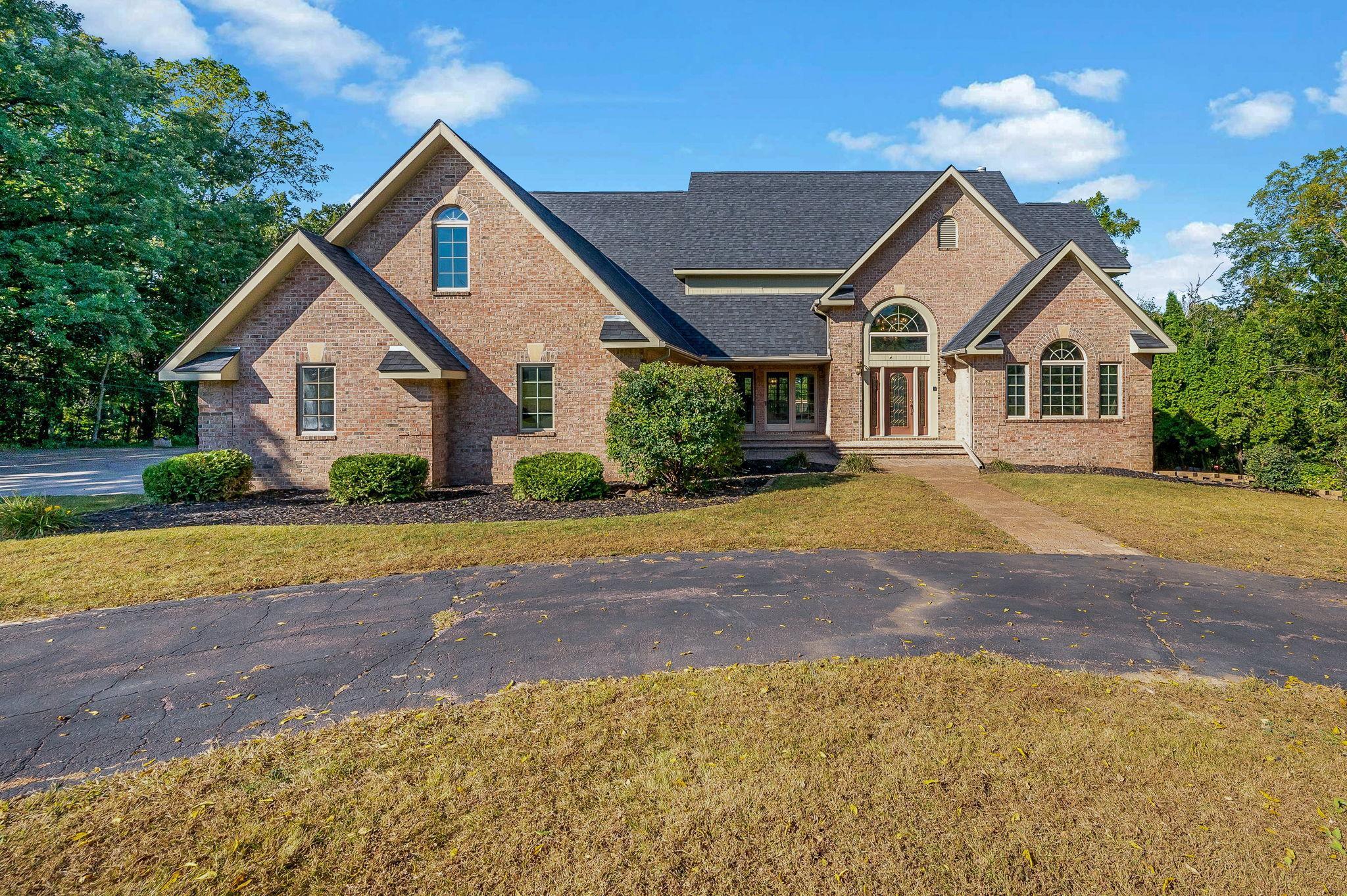 Fairmont, Minnesota, 56031, United States, 5 Bedrooms Bedrooms, ,6 BathroomsBathrooms,Residential,Active,1953012