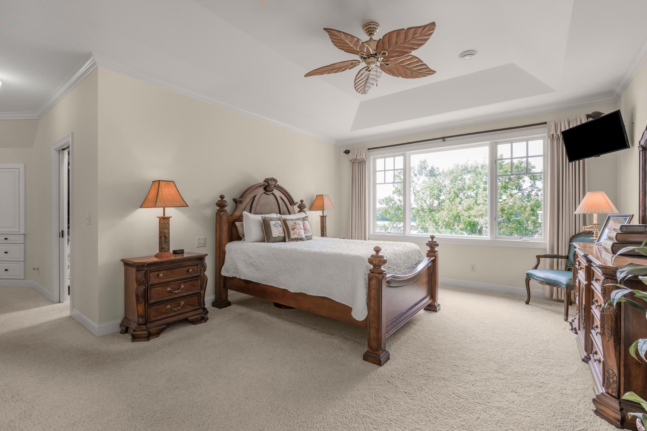 Orono, Minnesota, 55356, United States, 6 Bedrooms Bedrooms, ,6 BathroomsBathrooms,Residential,Active,1936632