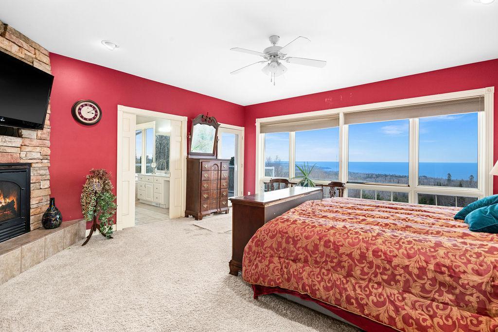 Two Harbors, Minnesota, 55616, United States, ,2 BathroomsBathrooms,Residential,Active,1849512