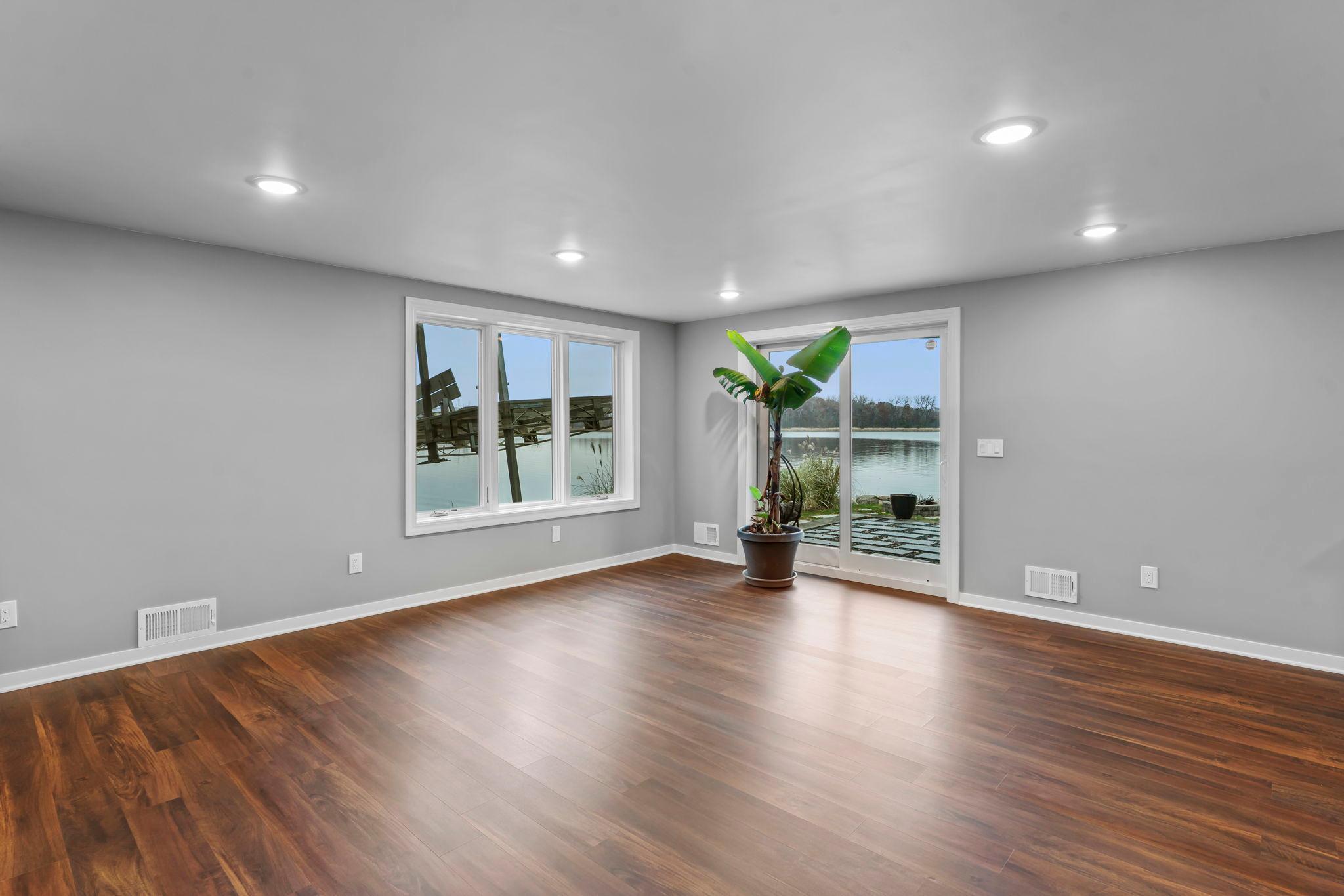 Saint Paul, Minnesota, 55126, United States, 4 Bedrooms Bedrooms, ,4 BathroomsBathrooms,Residential,Active,2027818