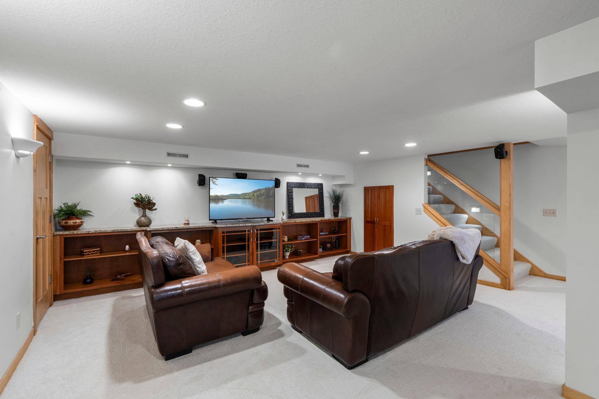 Arden Hills, Minnesota, 55112, United States, 4 Bedrooms Bedrooms, ,3 BathroomsBathrooms,Residential,Active,1973290