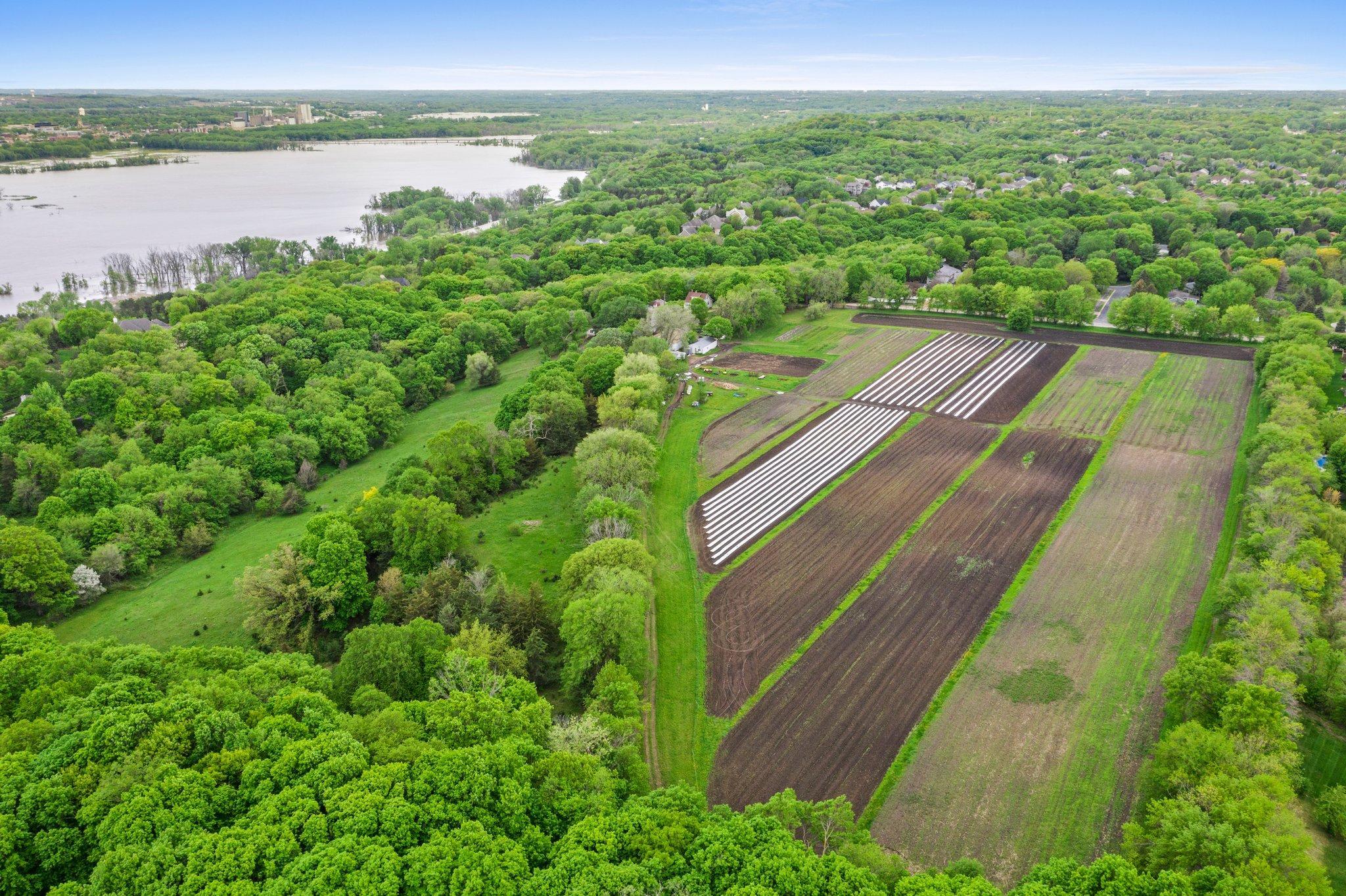 Eden Prairie, Minnesota, 55347, United States, 3 Bedrooms Bedrooms, ,4 BathroomsBathrooms,Residential,Active,1929417