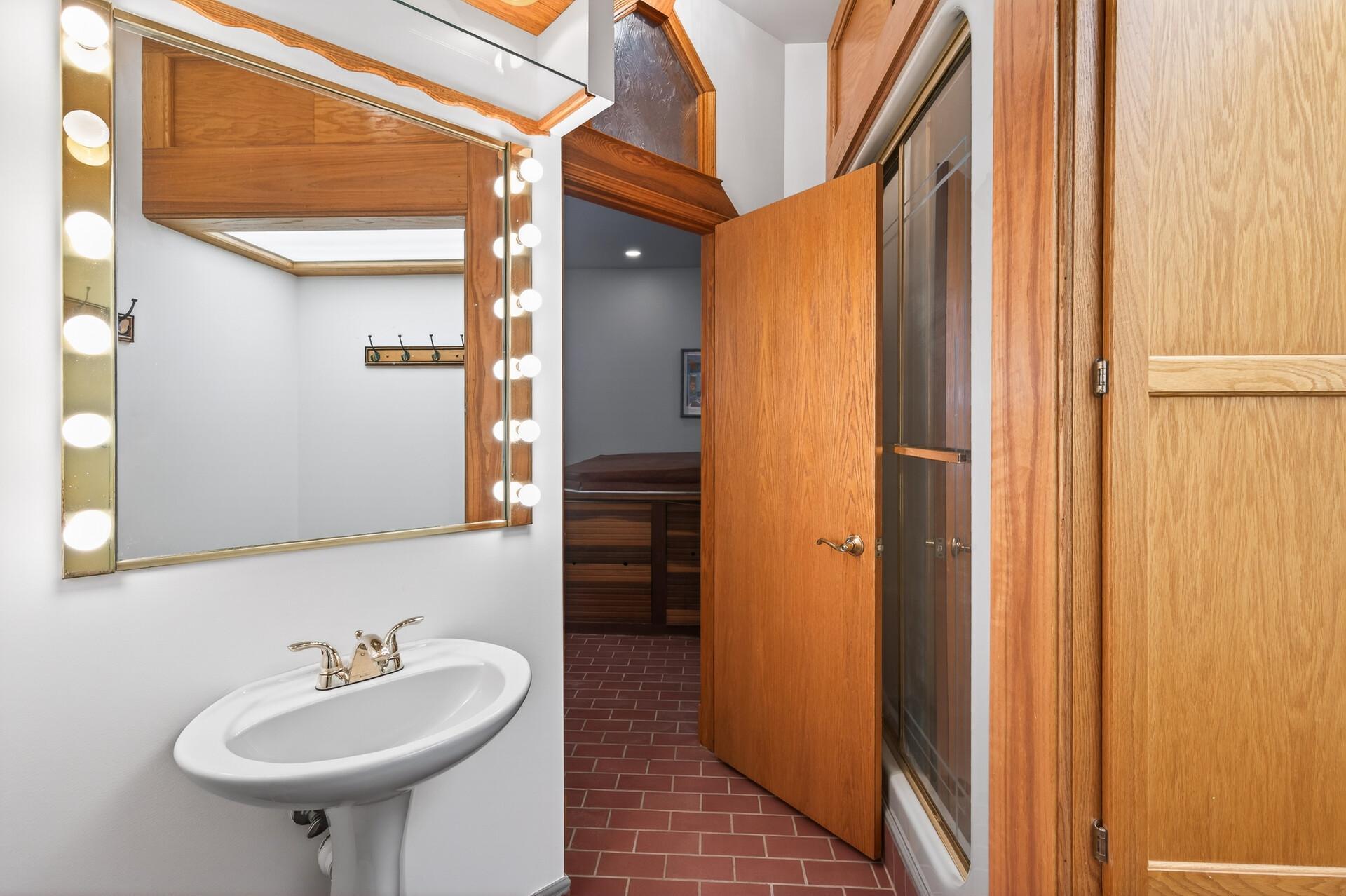 Excelsior, Minnesota, 55331, United States, 4 Bedrooms Bedrooms, ,5 BathroomsBathrooms,Residential,Active,2017105