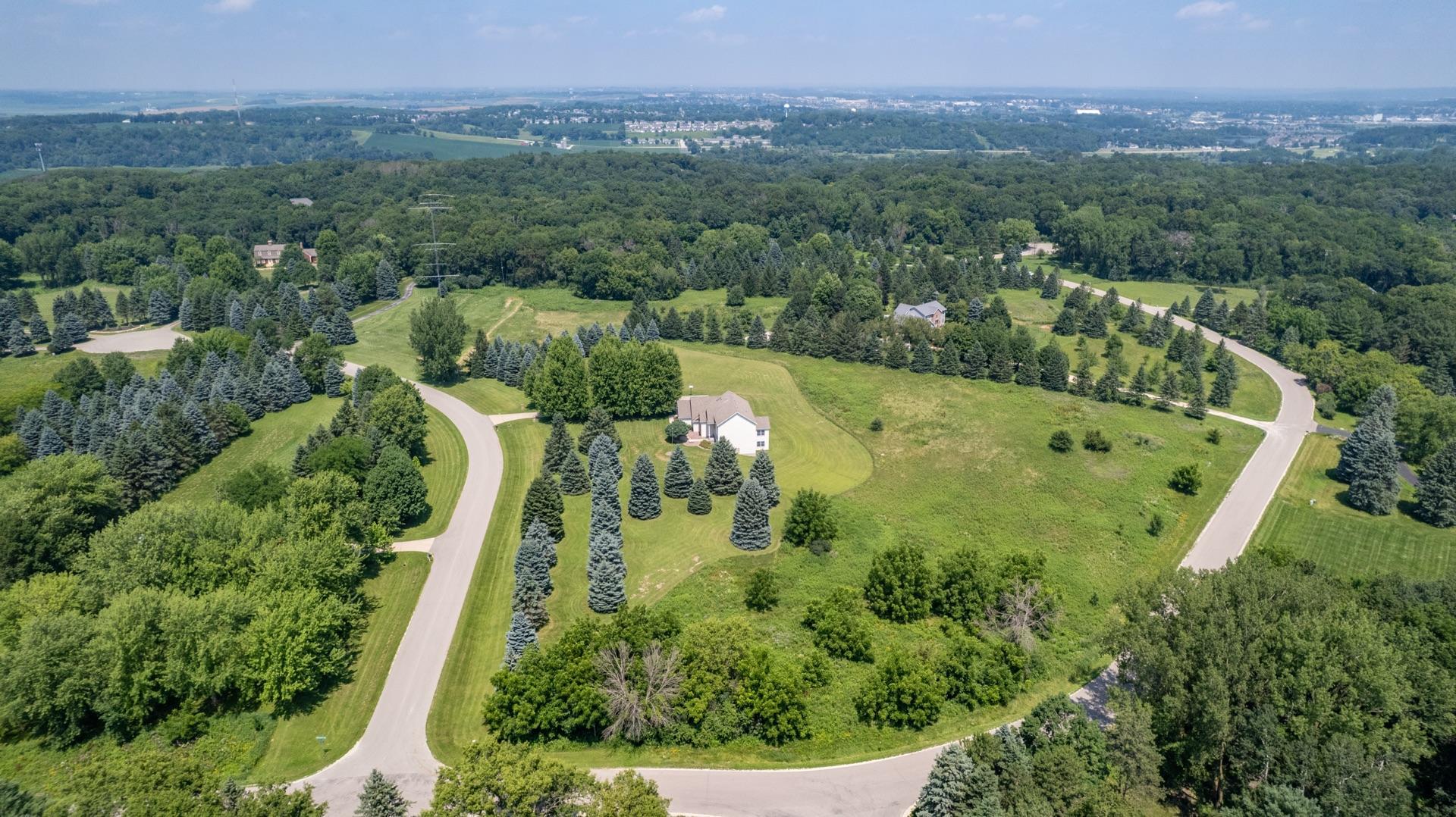 Rochester, Minnesota, 55902, United States, 5 Bedrooms Bedrooms, ,4 BathroomsBathrooms,Residential,Active,1902957