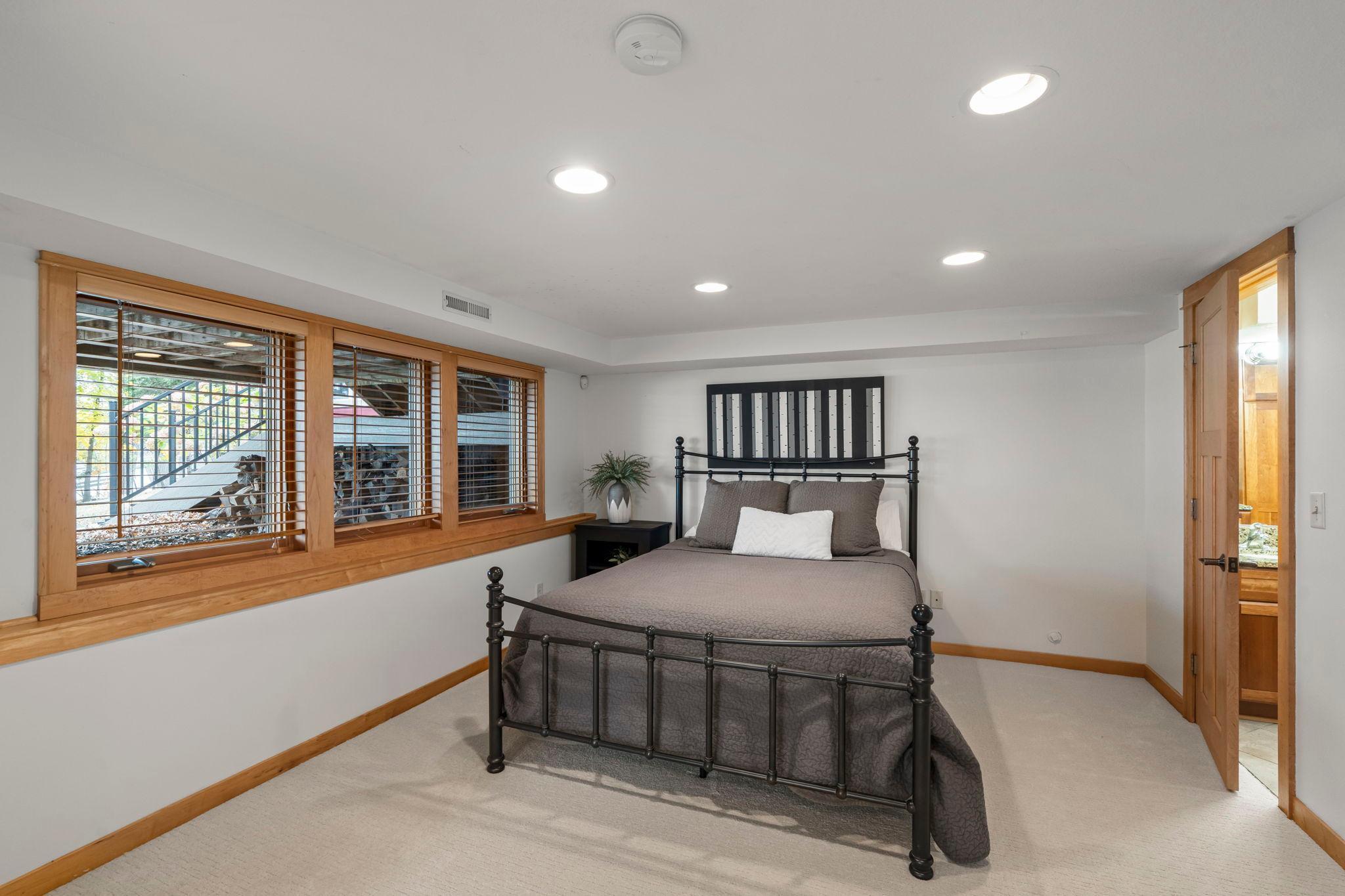 Arden Hills, Minnesota, 55112, United States, 4 Bedrooms Bedrooms, ,3 BathroomsBathrooms,Residential,Active,1973290