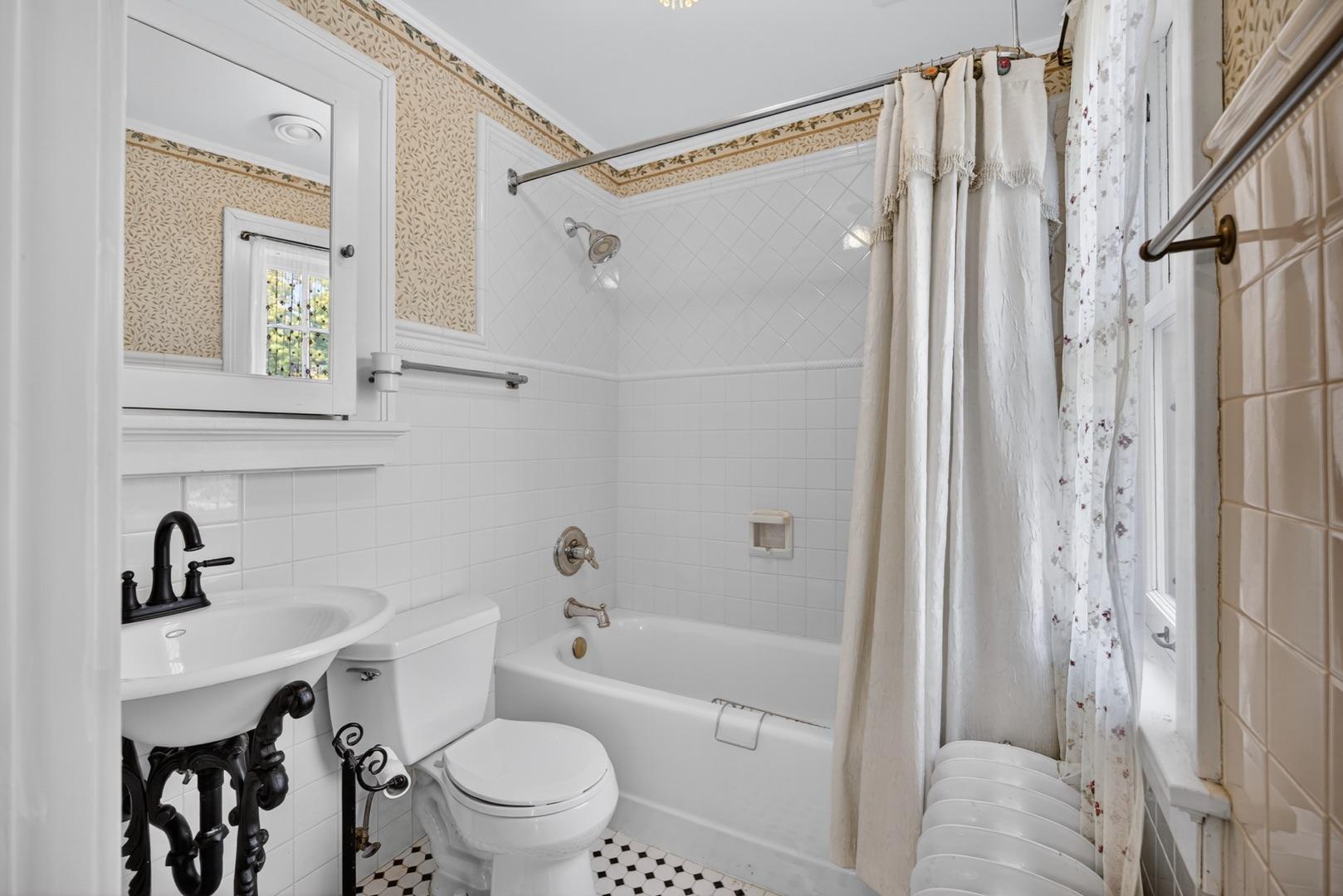 Rochester, Minnesota, 55902, United States, 7 Bedrooms Bedrooms, ,7 BathroomsBathrooms,Residential,Active,1973275