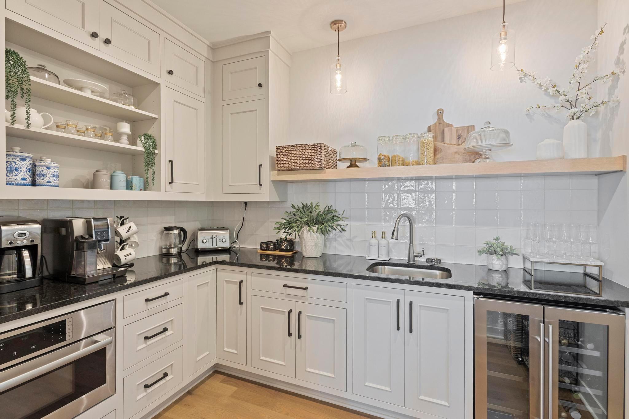 Excelsior, Minnesota, 55331, United States, 5 Bedrooms Bedrooms, ,5 BathroomsBathrooms,Residential,Active,1880009