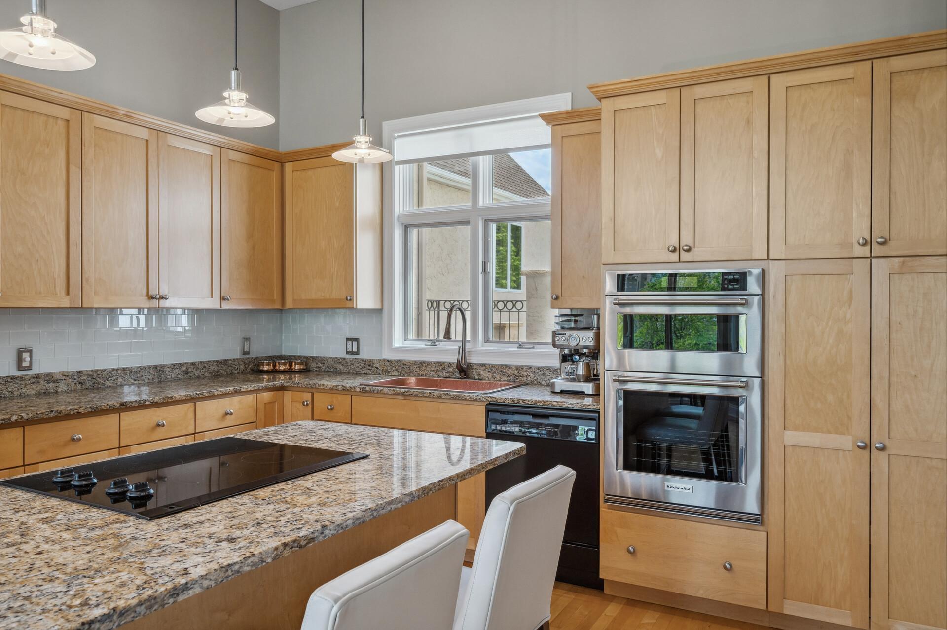 Minneapolis, Minnesota, 55401, United States, 4 Bedrooms Bedrooms, ,4 BathroomsBathrooms,Residential,Active,2003546