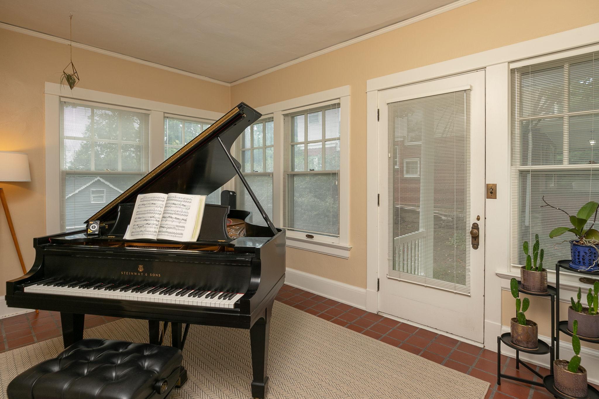 Rochester, Minnesota, 55902, United States, ,4 BathroomsBathrooms,Residential,Active,1762862