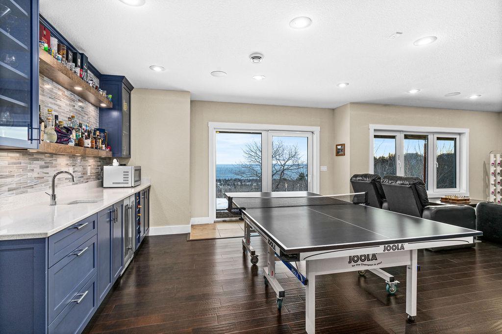 Duluth, Minnesota, 55804, United States, 5 Bedrooms Bedrooms, ,6 BathroomsBathrooms,Residential,Active,2014596