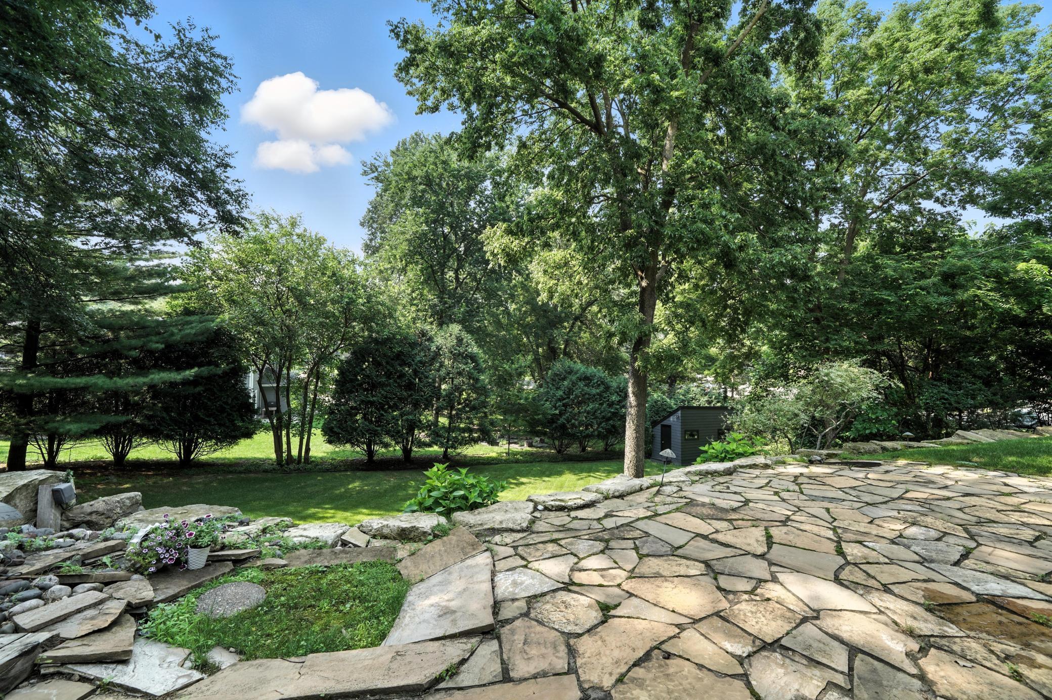 Minnetonka, Minnesota, 55345, United States, ,3 BathroomsBathrooms,Residential,Active,1894771