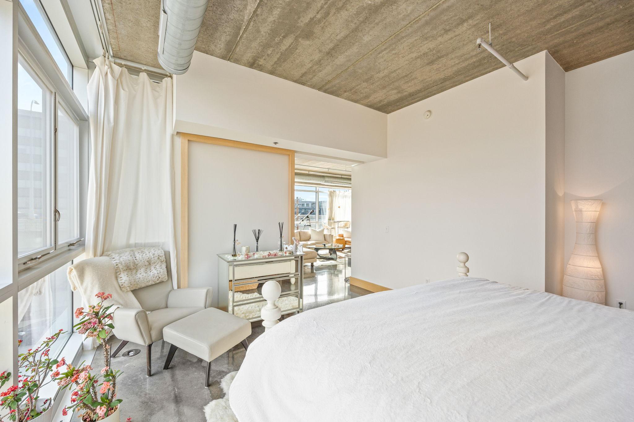 Minneapolis, Minnesota, 55401, United States, 2 Bedrooms Bedrooms, ,3 BathroomsBathrooms,Residential,Active,1756828