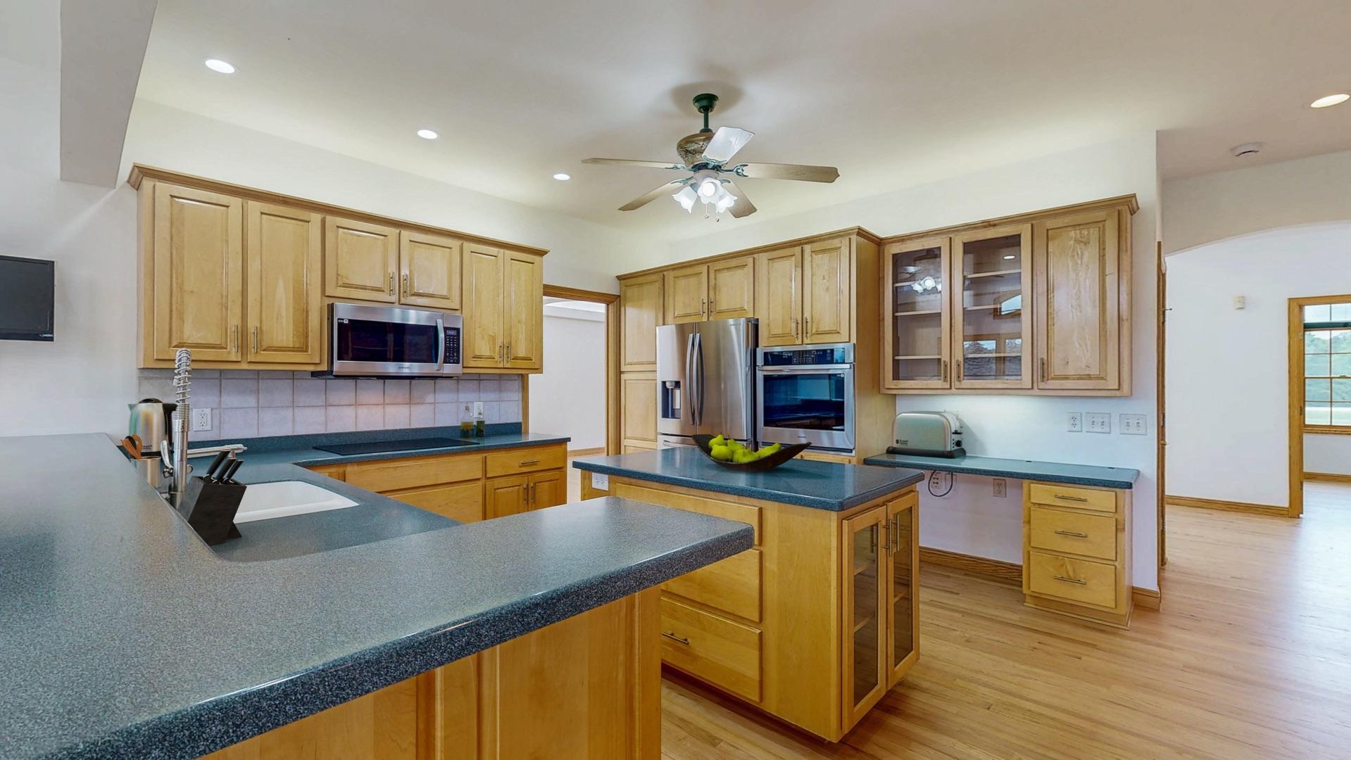 Rochester, Minnesota, 55902, United States, 5 Bedrooms Bedrooms, ,4 BathroomsBathrooms,Residential,Active,1902957