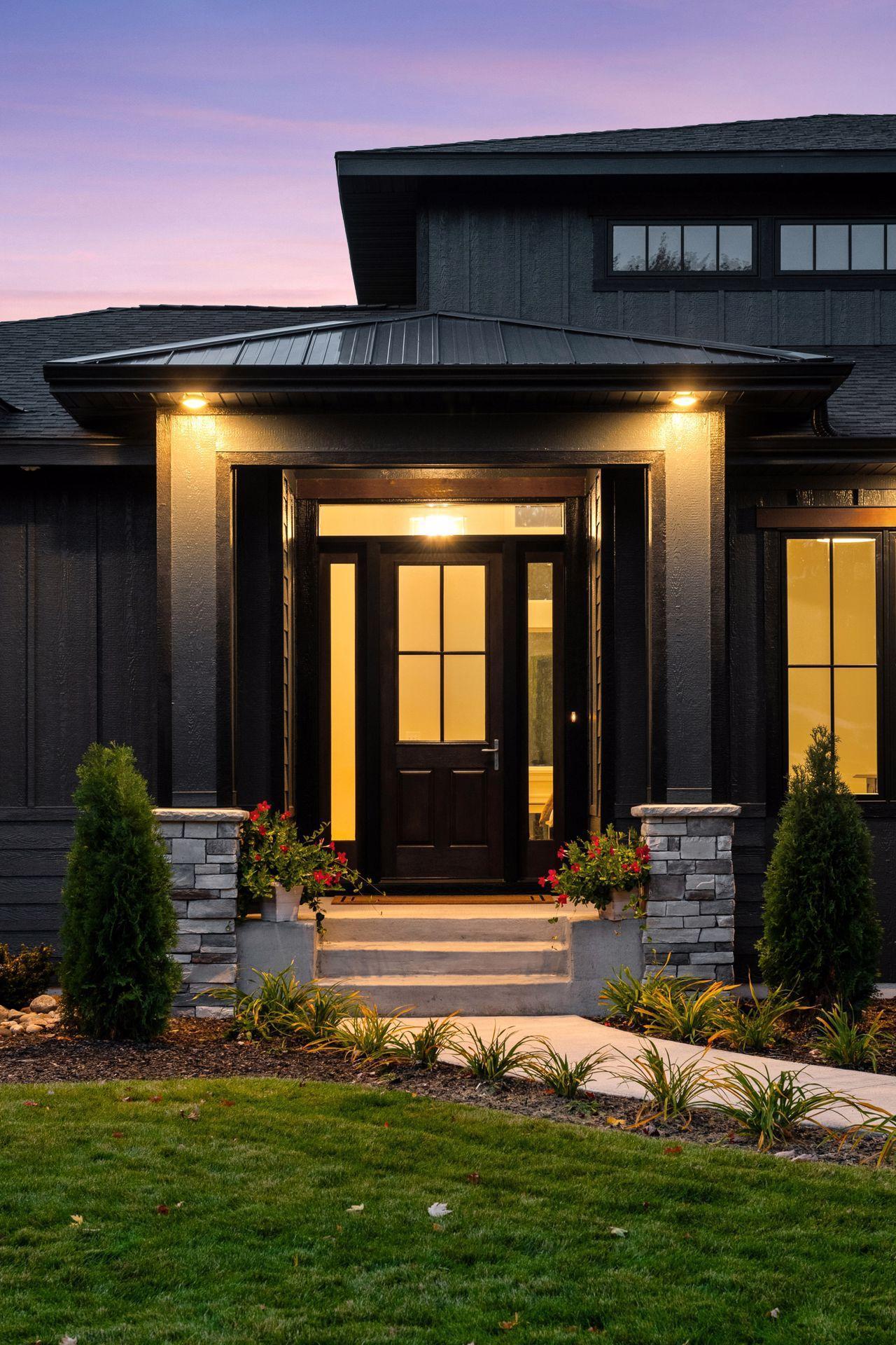 Saint Paul, Minnesota, 55118, United States, 4 Bedrooms Bedrooms, ,4 BathroomsBathrooms,Residential,Active,1973547