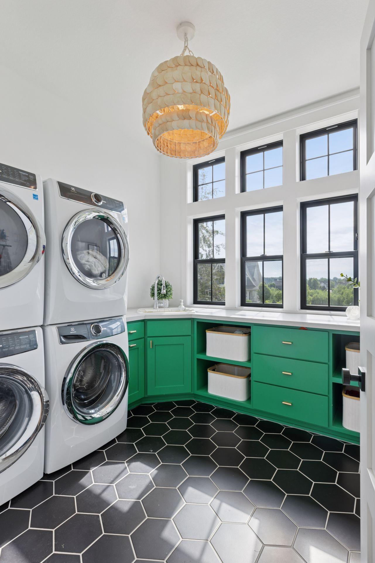 Woodbury, Minnesota, 55129, United States, 6 Bedrooms Bedrooms, ,6 BathroomsBathrooms,Residential,Active,1871286