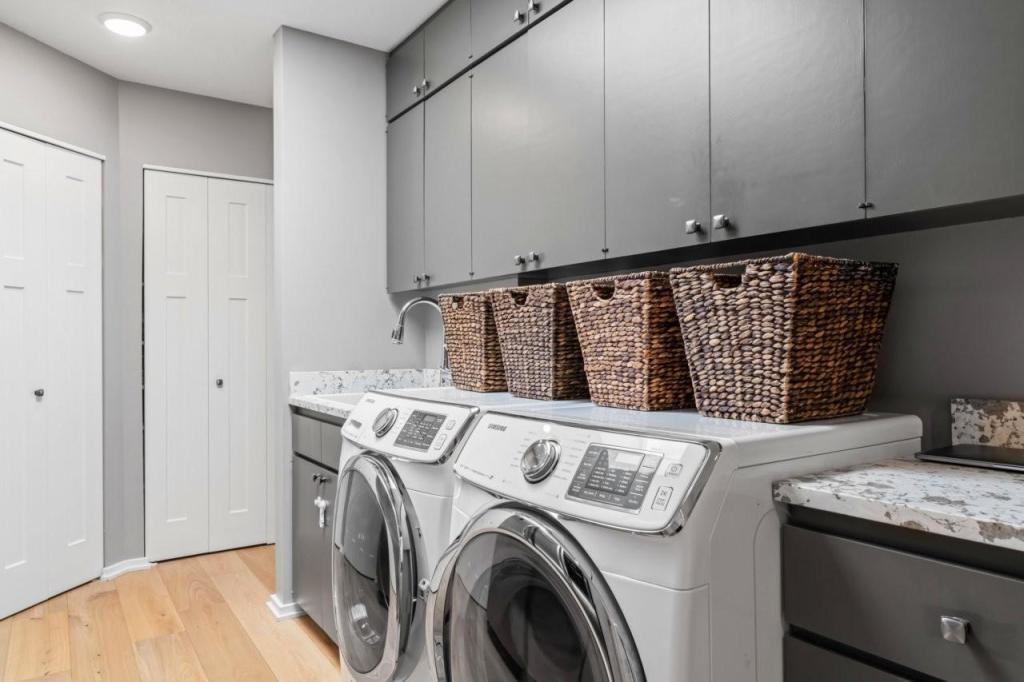 Rochester, Minnesota, 55902, United States, 5 Bedrooms Bedrooms, ,3 BathroomsBathrooms,Residential,Active,1899217