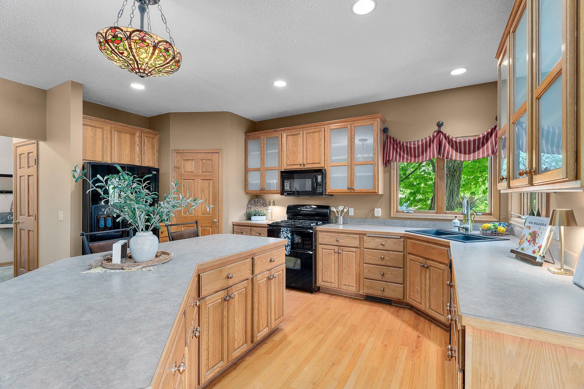 Prior Lake, Minnesota, 55372, United States, 4 Bedrooms Bedrooms, ,4 BathroomsBathrooms,Residential,Active,1995257