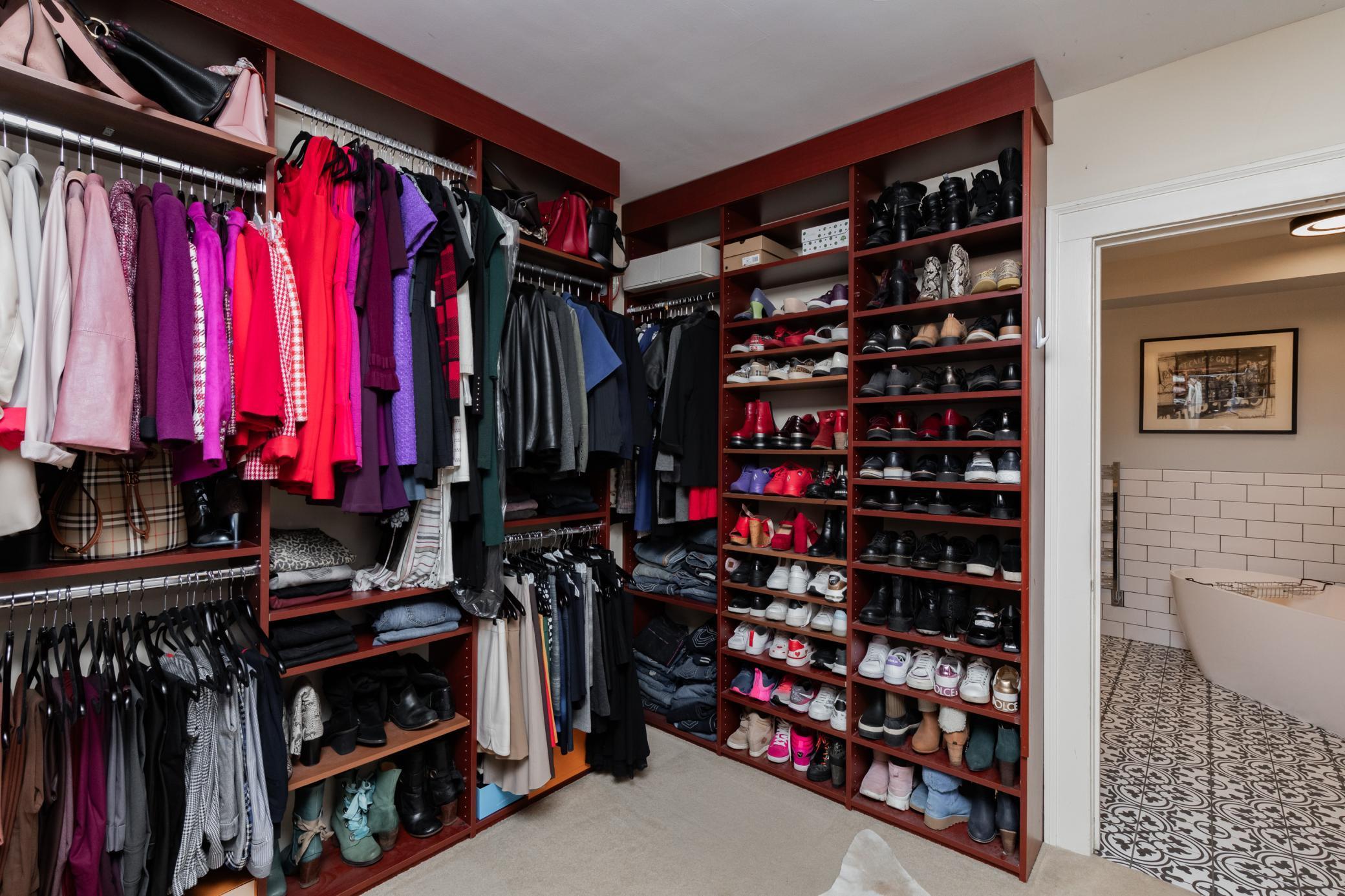 Saint Paul, Minnesota, 55105, United States, 6 Bedrooms Bedrooms, ,5 BathroomsBathrooms,Residential,Pending,2011867