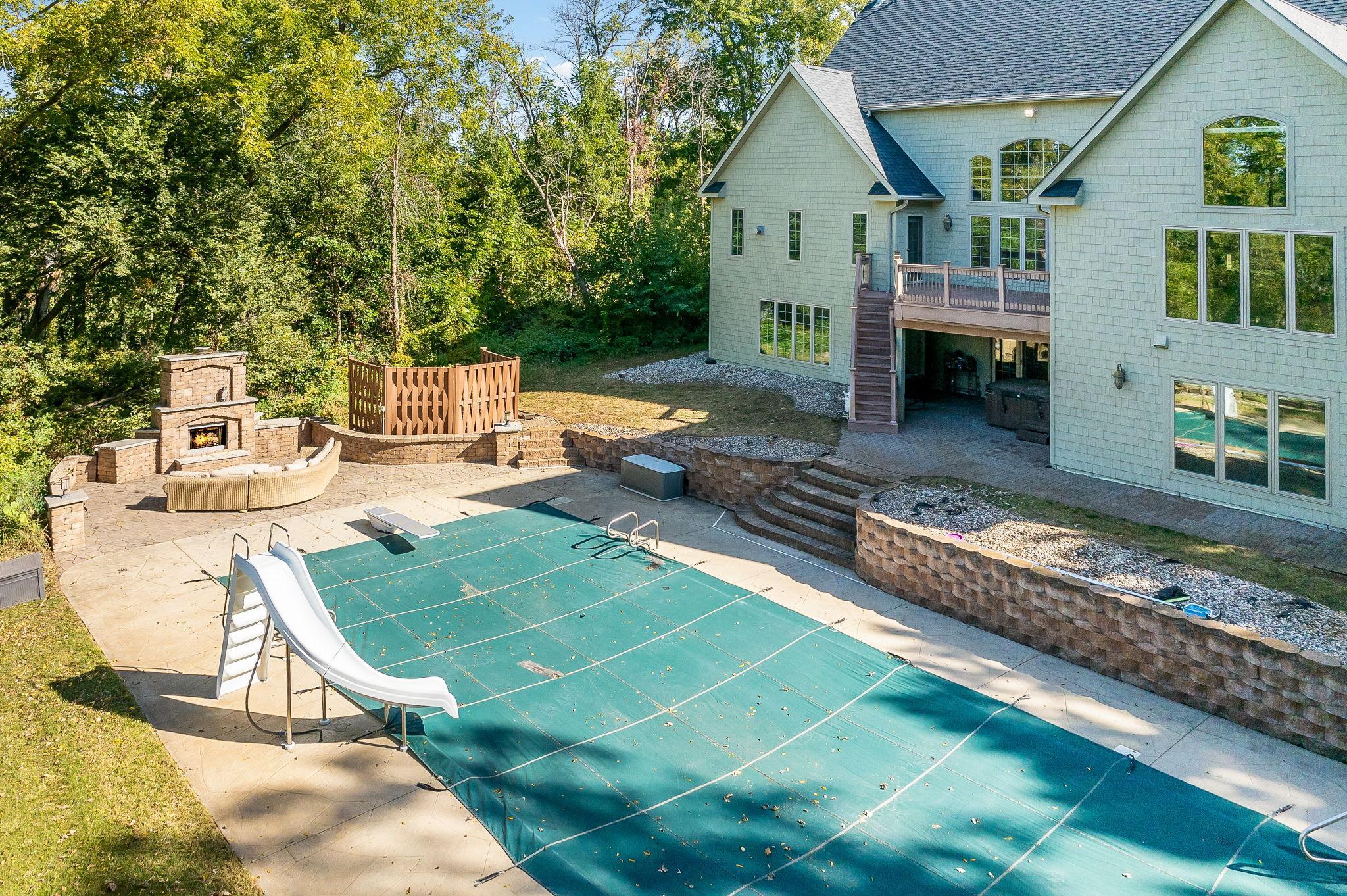 Fairmont, Minnesota, 56031, United States, 5 Bedrooms Bedrooms, ,6 BathroomsBathrooms,Residential,Active,1953012