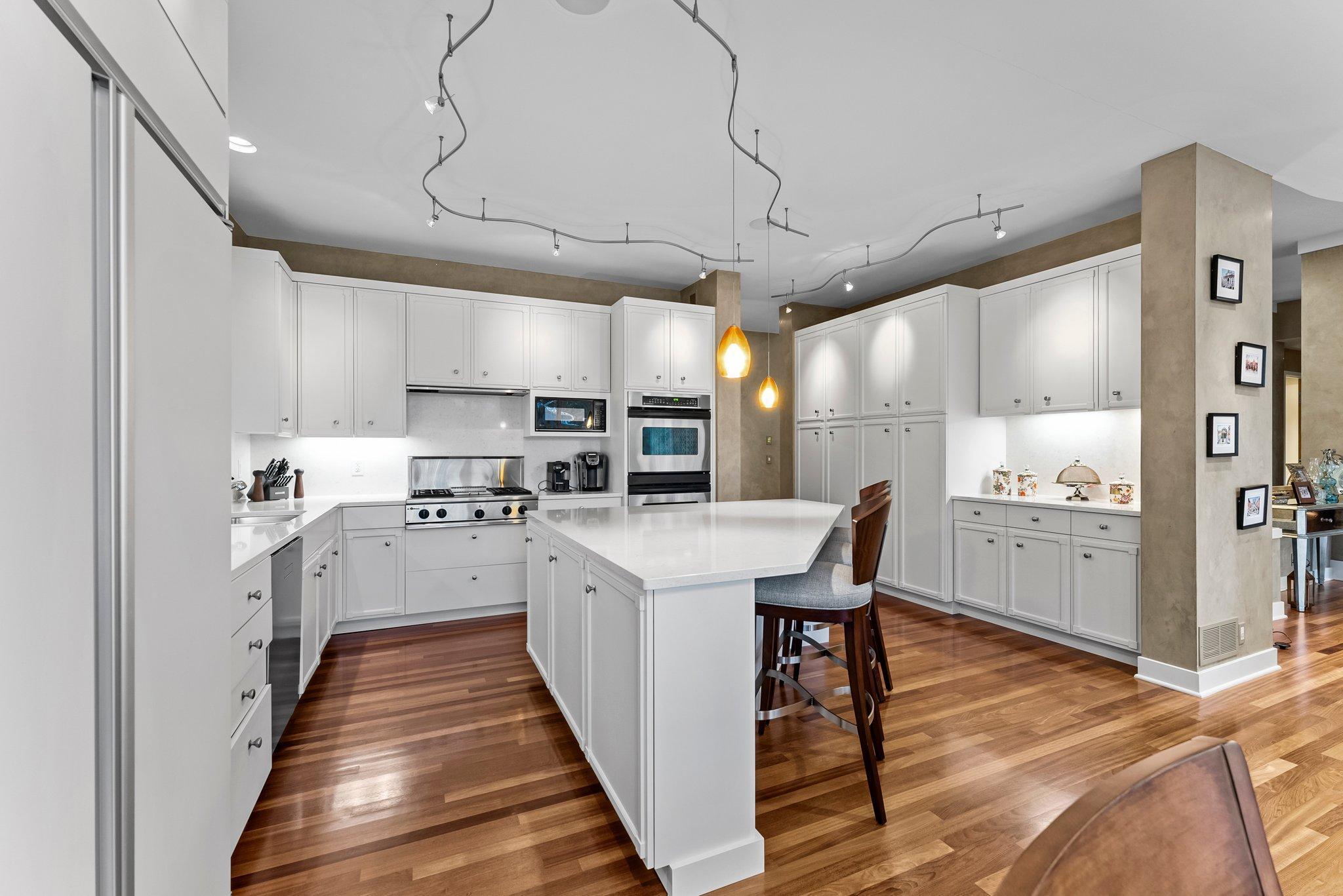 Eden Prairie, Minnesota, 55347, United States, ,4 BathroomsBathrooms,Residential,Active,1764072