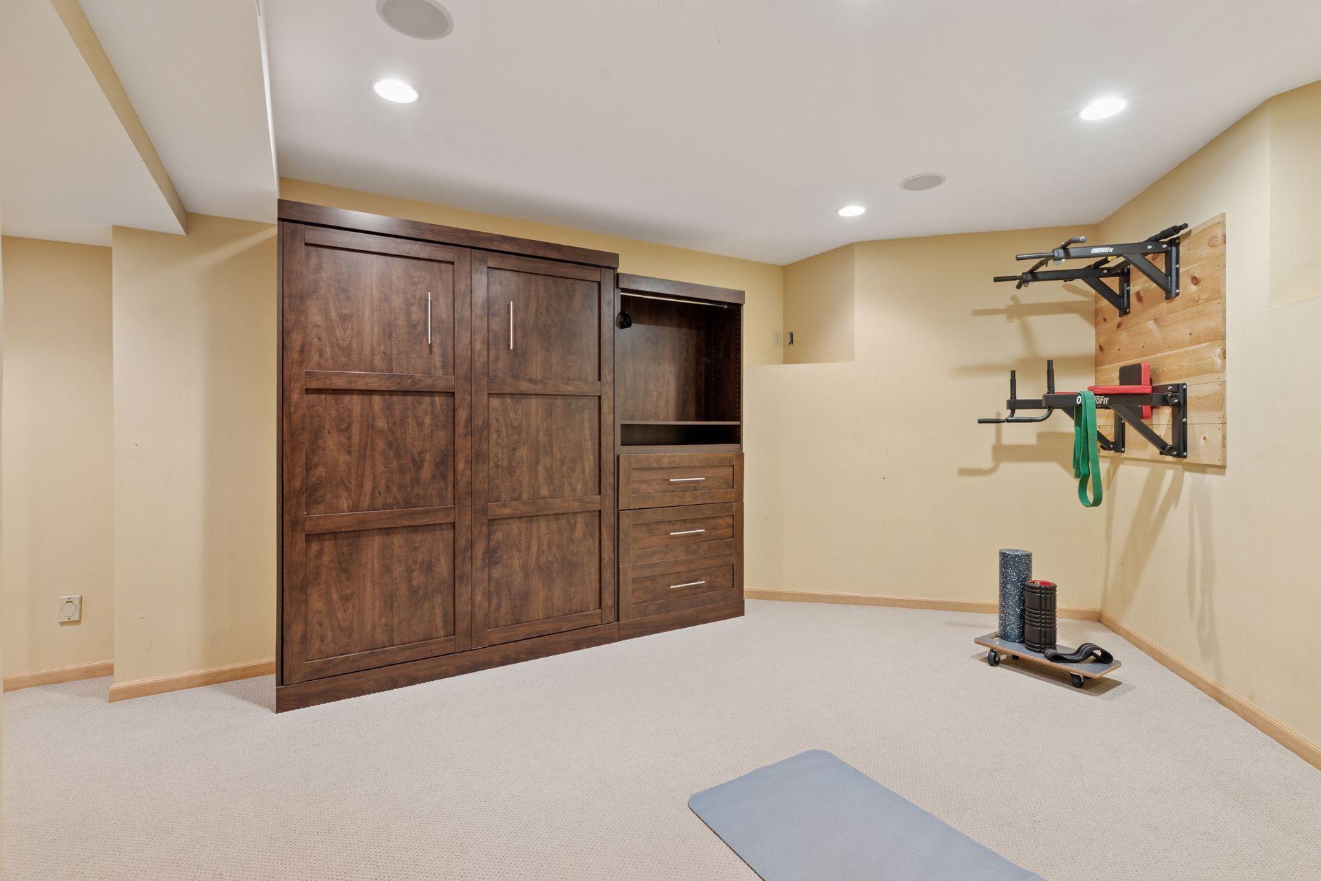 Eden Prairie, Minnesota, 55347, United States, 5 Bedrooms Bedrooms, ,5 BathroomsBathrooms,Residential,Active,2007097