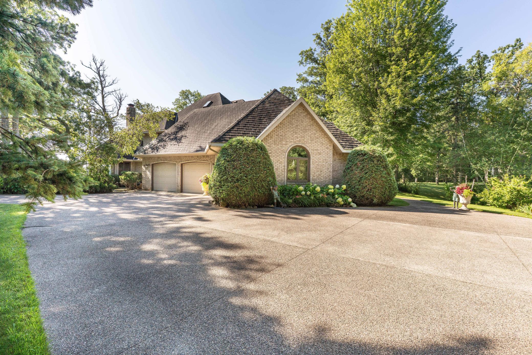 Alexandria, Minnesota, 56308, United States, 4 Bedrooms Bedrooms, ,6 BathroomsBathrooms,Residential,Active,1964256