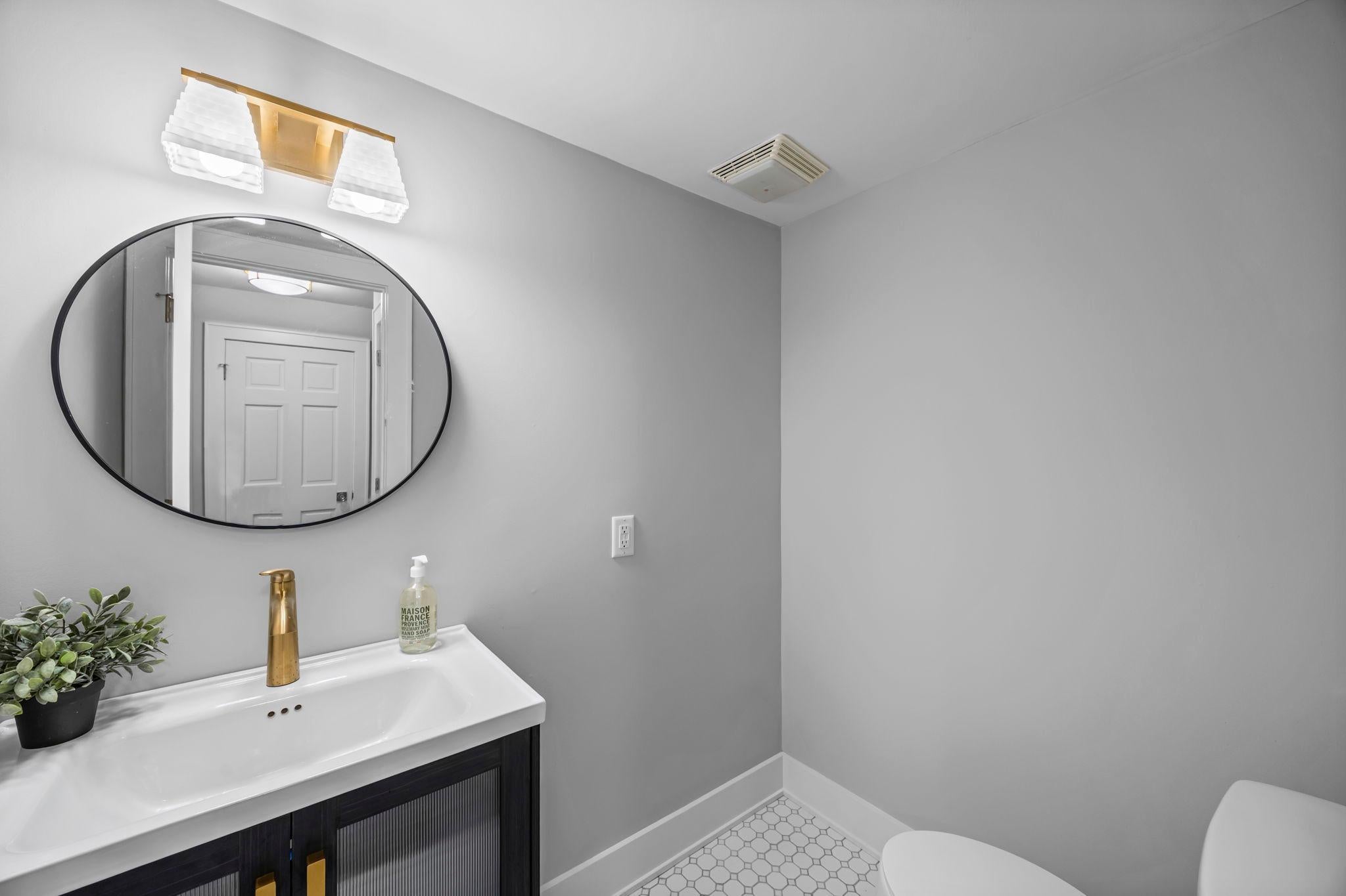 Minneapolis, Minnesota, 55435, United States, 5 Bedrooms Bedrooms, ,5 BathroomsBathrooms,Residential,Active,1944270