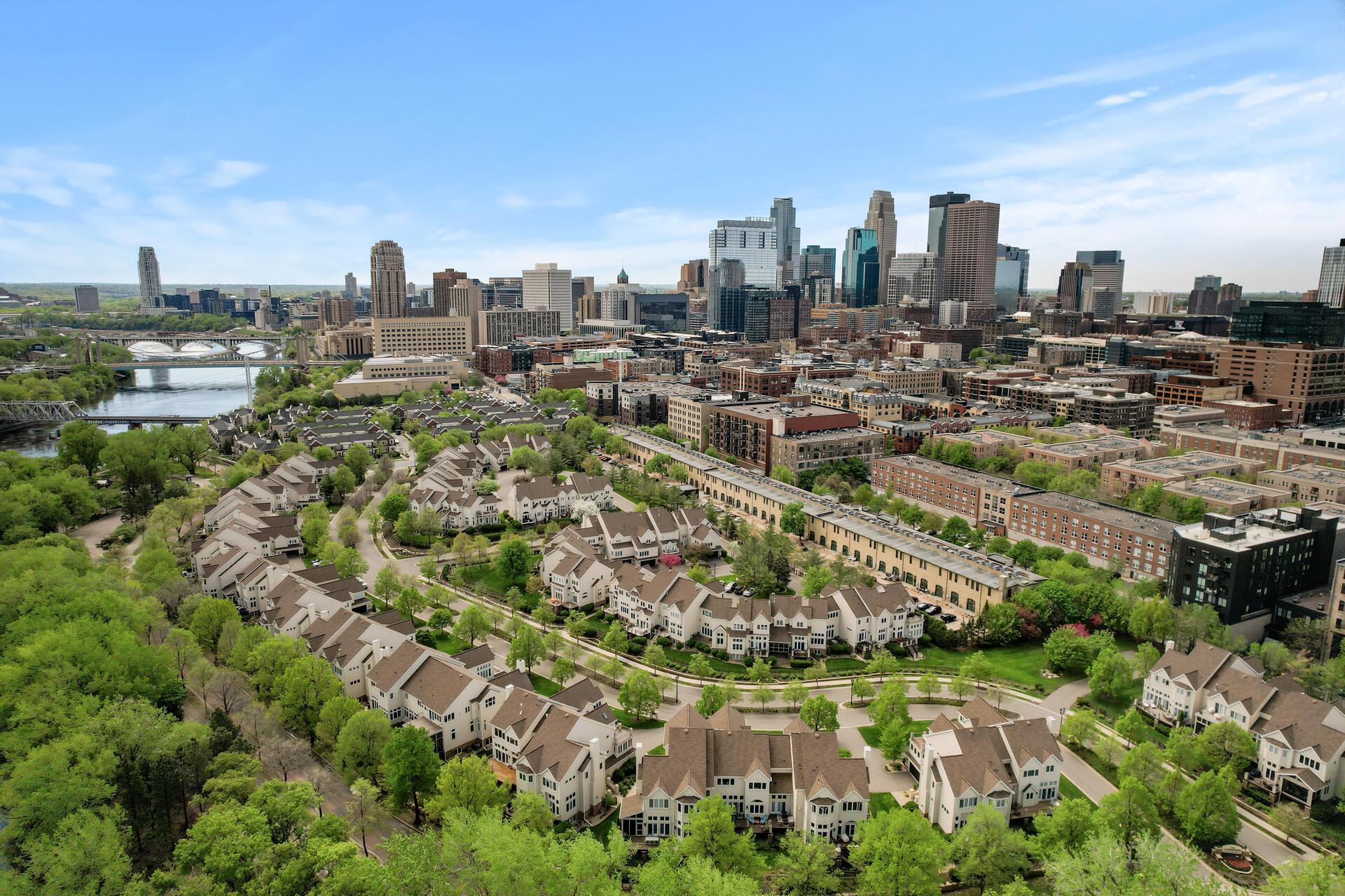 Minneapolis, Minnesota, 55401, United States, 4 Bedrooms Bedrooms, ,4 BathroomsBathrooms,Residential,Active,2003546