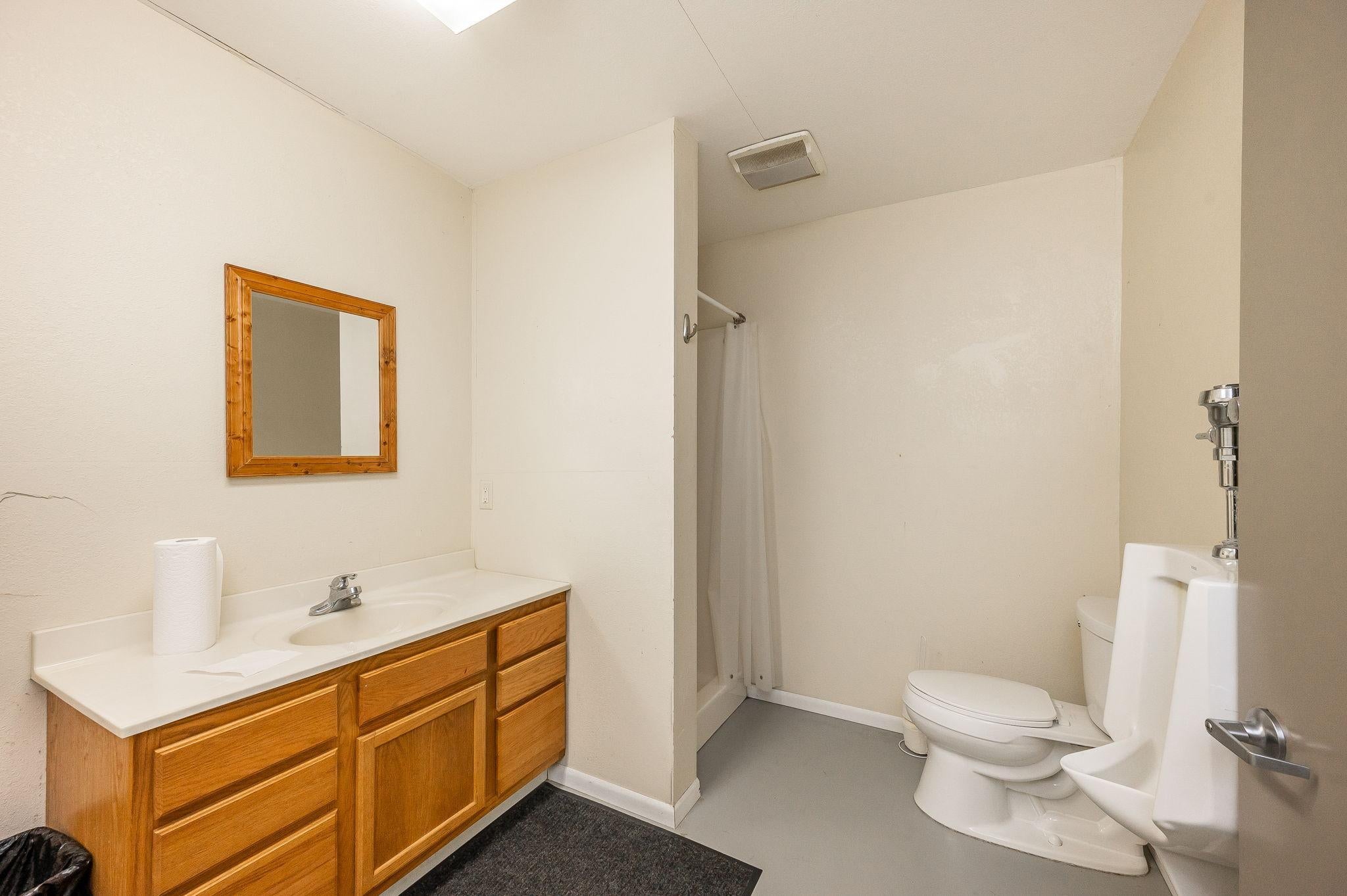 Fairmont, Minnesota, 56031, United States, 5 Bedrooms Bedrooms, ,6 BathroomsBathrooms,Residential,Active,1953012