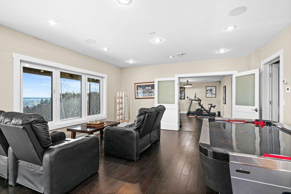 Duluth, Minnesota, 55804, United States, 5 Bedrooms Bedrooms, ,6 BathroomsBathrooms,Residential,Active,2014596