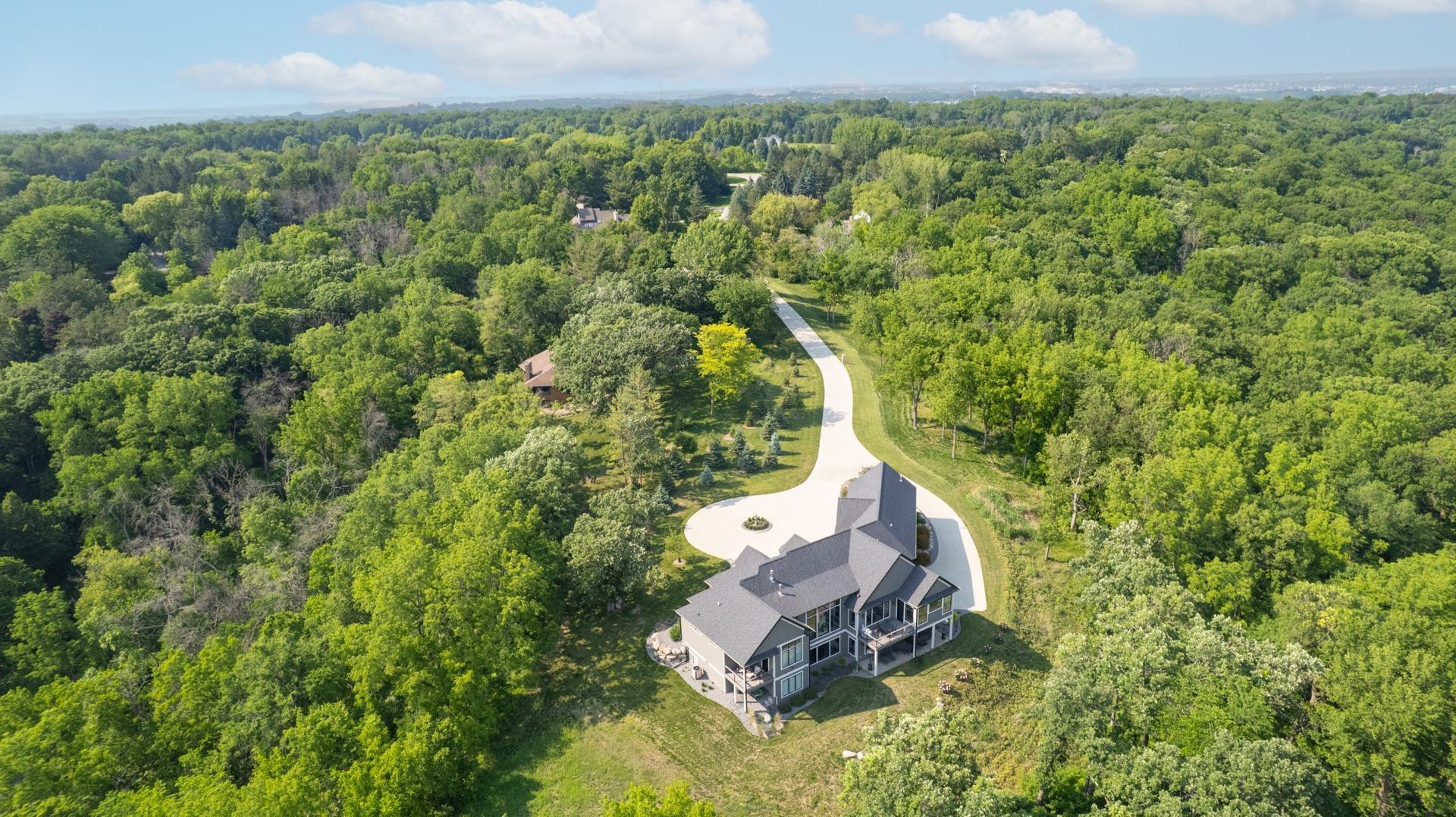 Rochester, Minnesota, 55902, United States, 4 Bedrooms Bedrooms, ,4 BathroomsBathrooms,Residential,Active,1853329