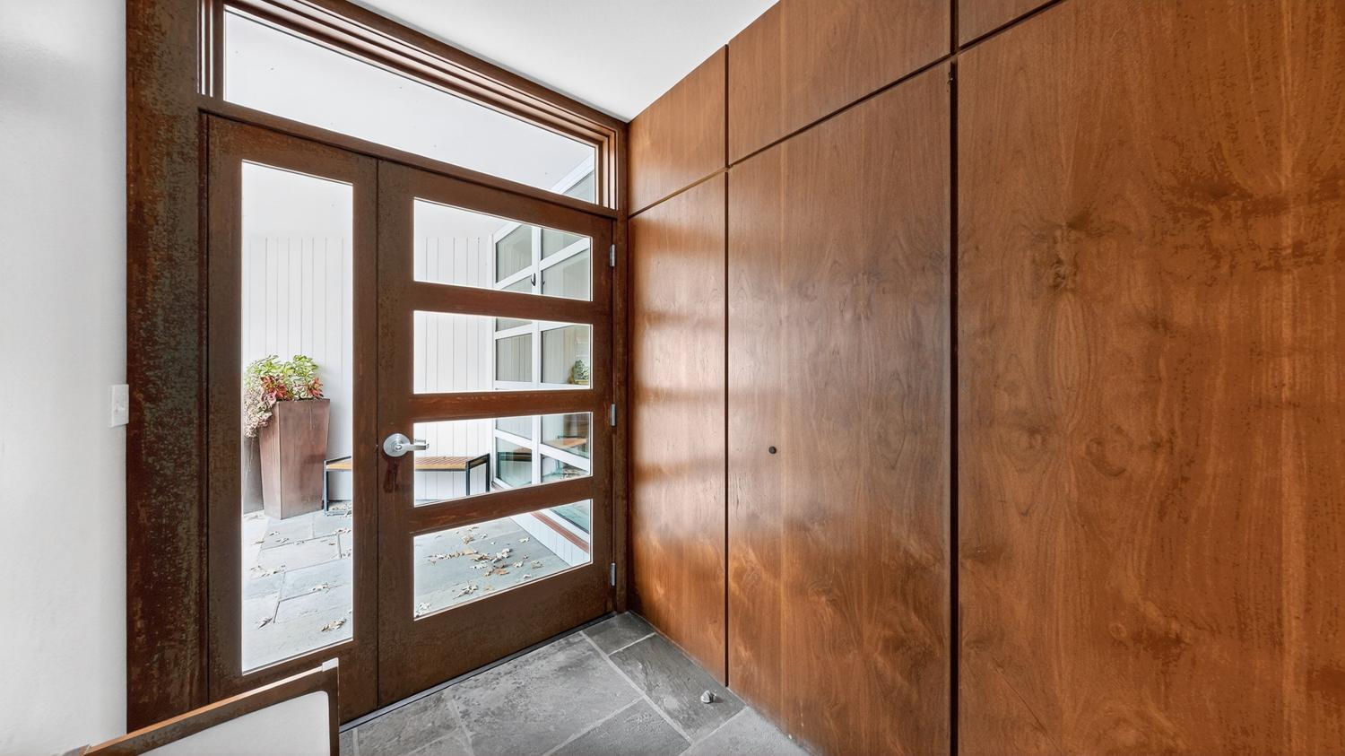 Rochester, Minnesota, 55902, United States, 10 Bedrooms Bedrooms, ,6 BathroomsBathrooms,Residential,Active,1970931