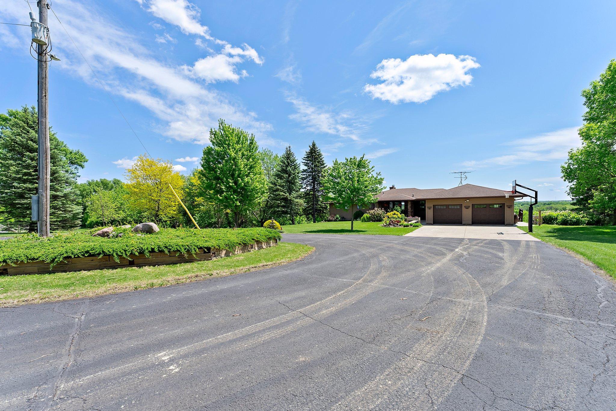 Northfield, Minnesota, 55057, United States, ,3 BathroomsBathrooms,Residential,Active,1843421