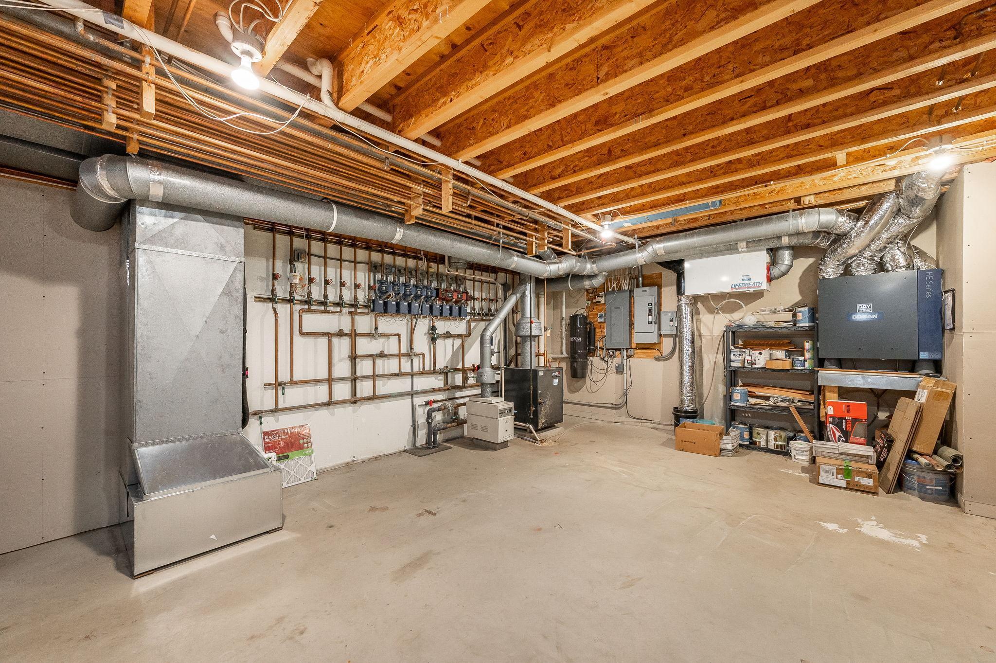 Fairmont, Minnesota, 56031, United States, 5 Bedrooms Bedrooms, ,6 BathroomsBathrooms,Residential,Active,1953012