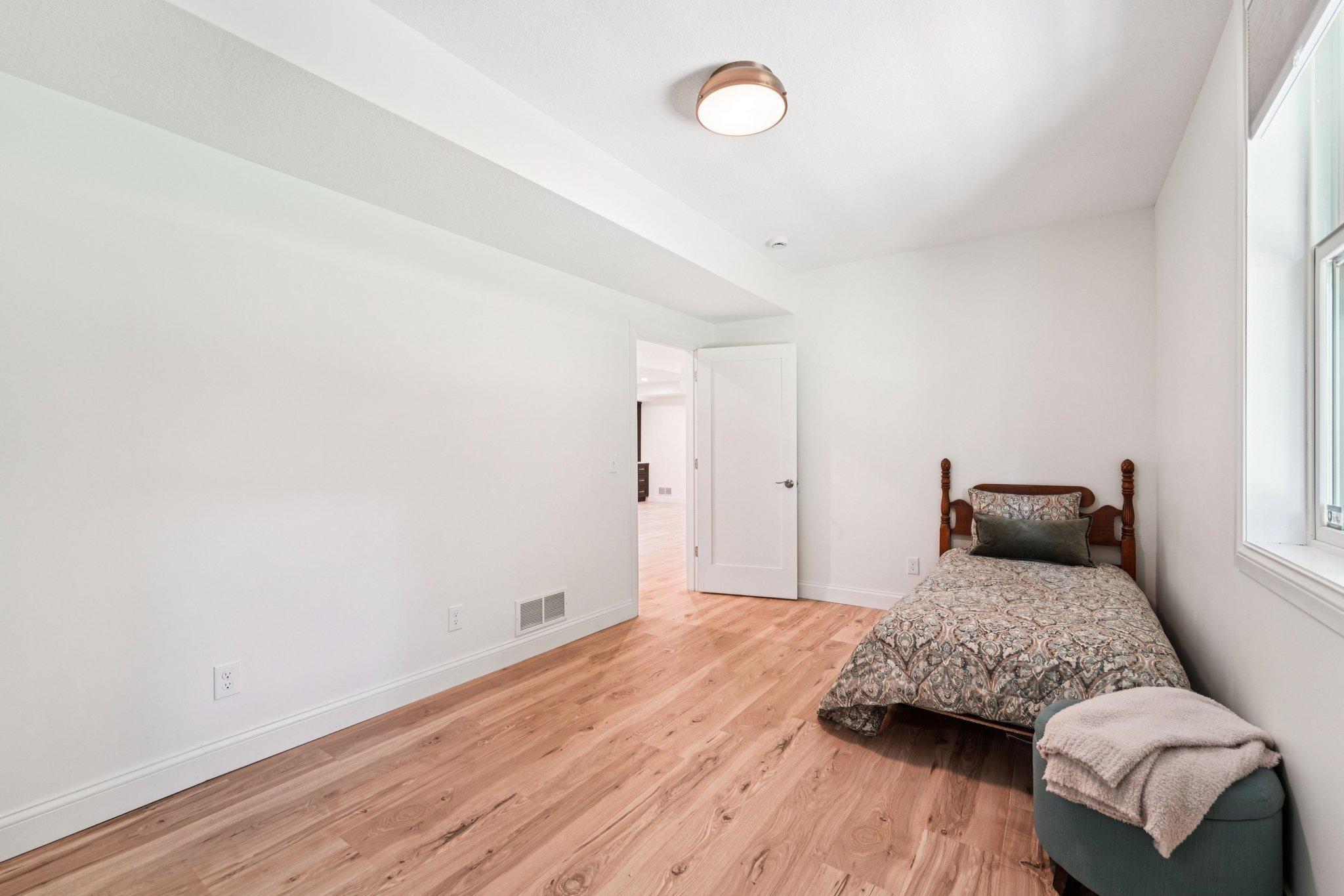 Eden Prairie, Minnesota, 55347, United States, 5 Bedrooms Bedrooms, ,6 BathroomsBathrooms,Residential,Active,1959962