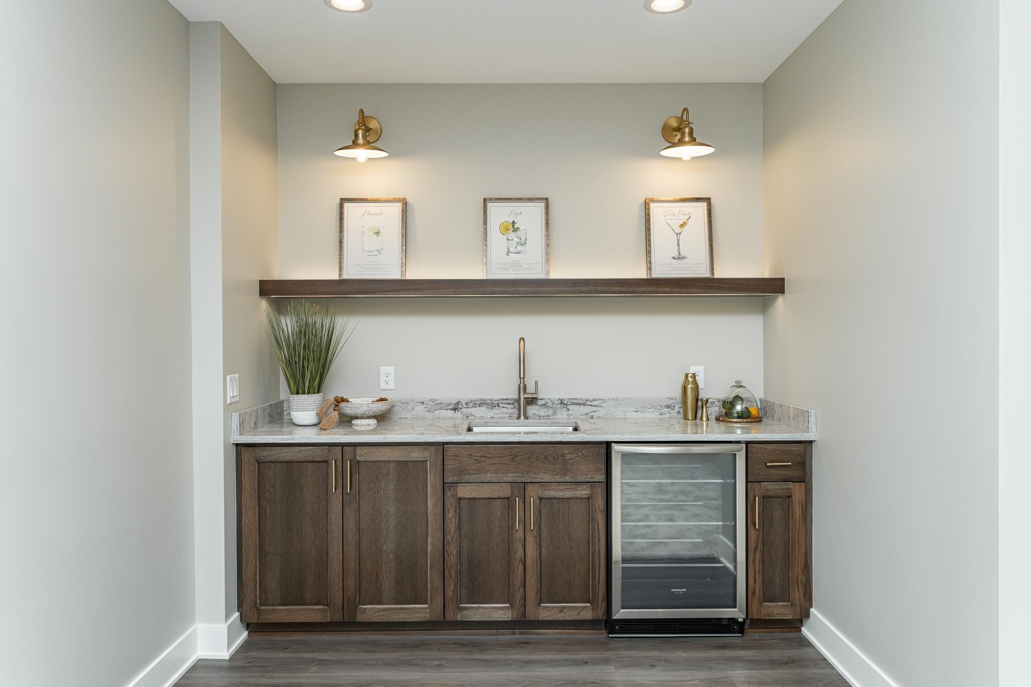 Rochester, Minnesota, 55902, United States, 6 Bedrooms Bedrooms, ,5 BathroomsBathrooms,Residential,Active,1936101