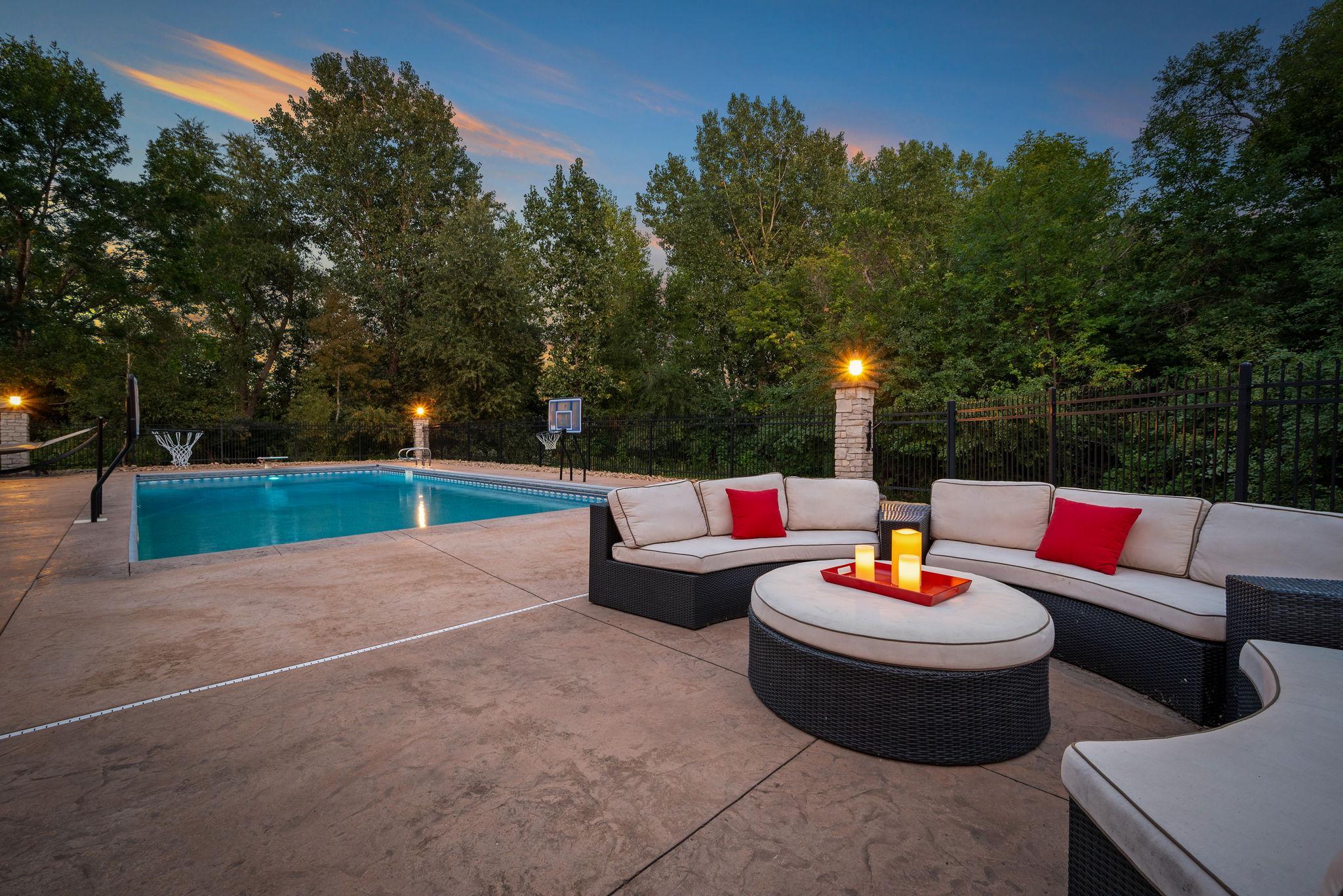 West Saint Paul, Minnesota, 55118, United States, 5 Bedrooms Bedrooms, ,5 BathroomsBathrooms,Residential,Active,2013431