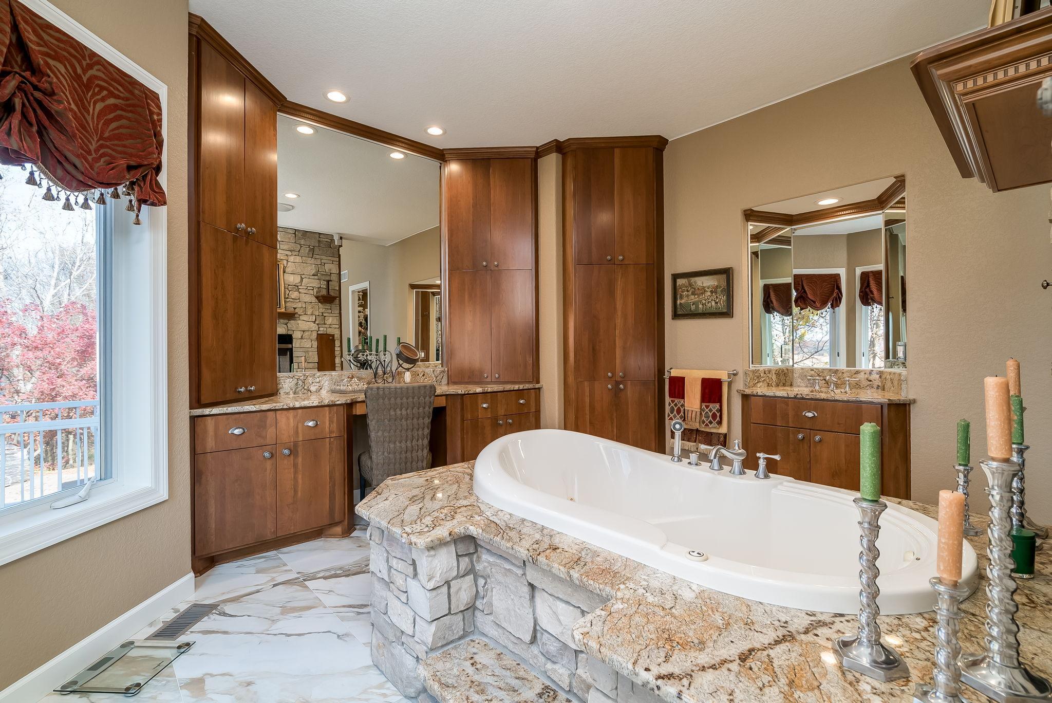 Prior Lake, Minnesota, 55372, United States, 4 Bedrooms Bedrooms, ,5 BathroomsBathrooms,Residential,Active,1922492