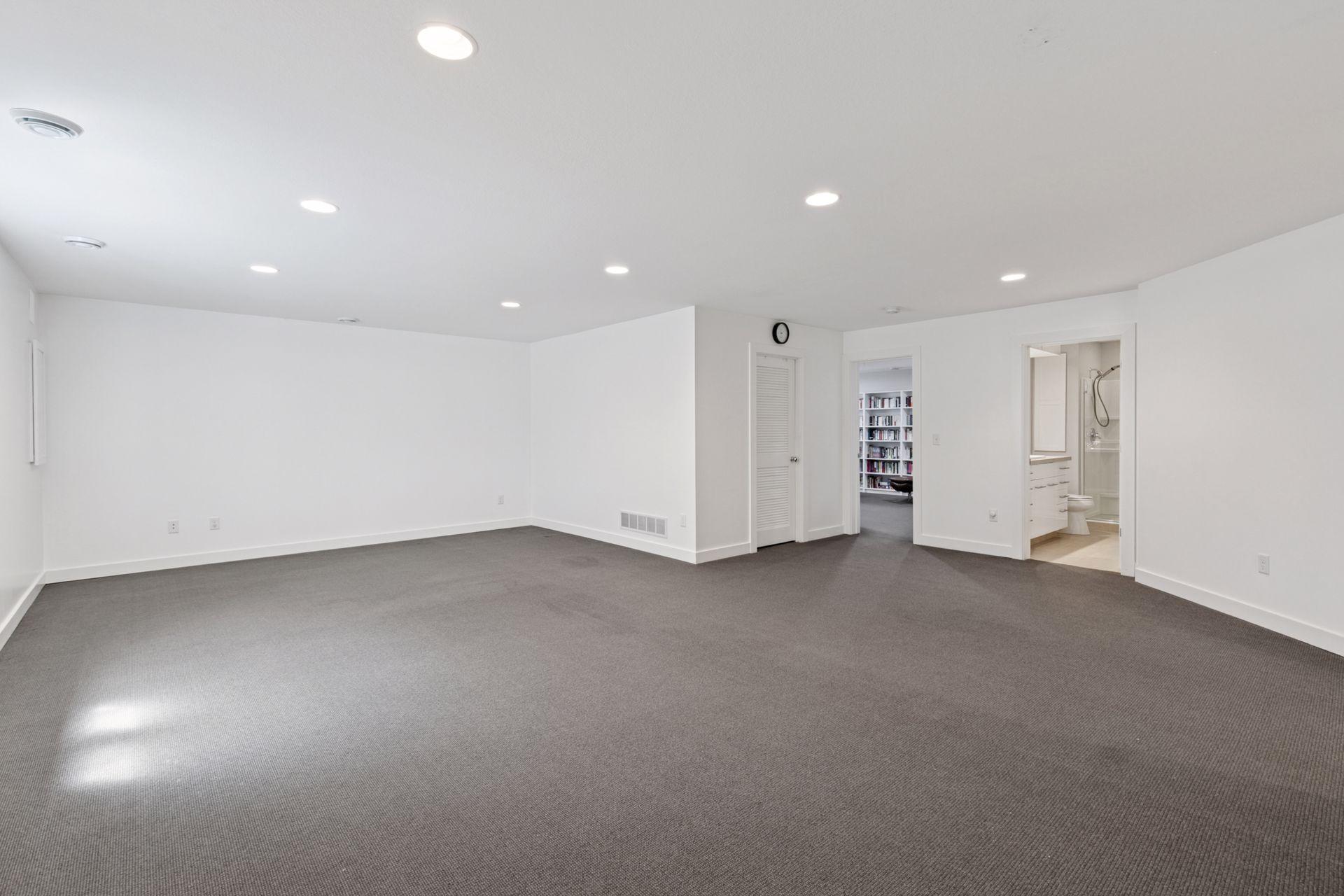 Minneapolis, Minnesota, 55410, United States, 5 Bedrooms Bedrooms, ,5 BathroomsBathrooms,Residential,Active,1929403